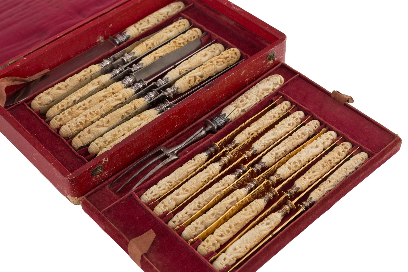 Ensemble de 26 couverts, comprenant: 24 couteaux, 1 fourchette de service et 1 couteau de service, B - 2