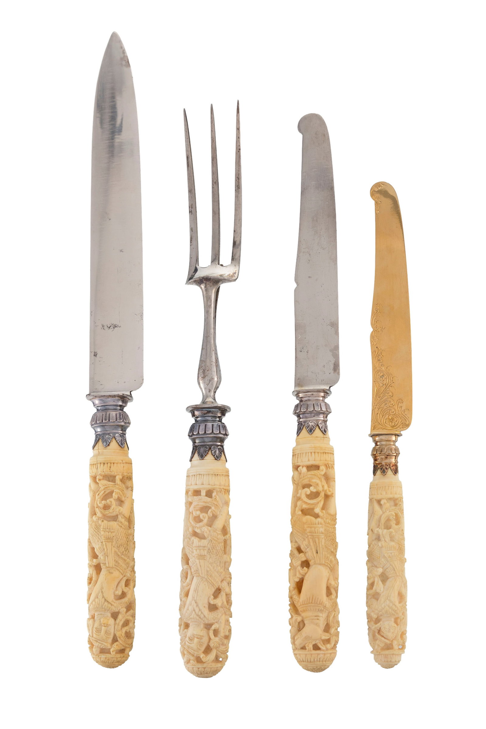 Ensemble de 26 couverts, comprenant: 24 couteaux, 1 fourchette de service et 1 couteau de service, B - 3
