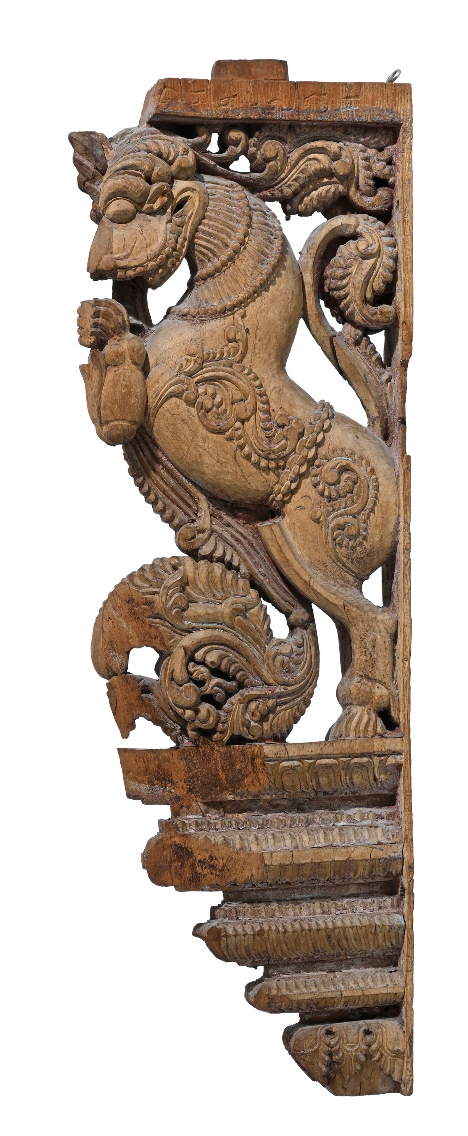 Élément de support architectural en bois orné d'un yali, Inde du sud, XIXe s., h. 66, (1 of 3)