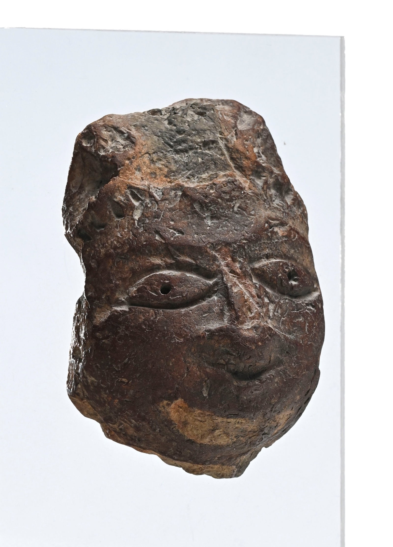 2 têtes, Nord de l'Inde, probablement époque Gupta, l'une de divinité en pierre rouge - 5