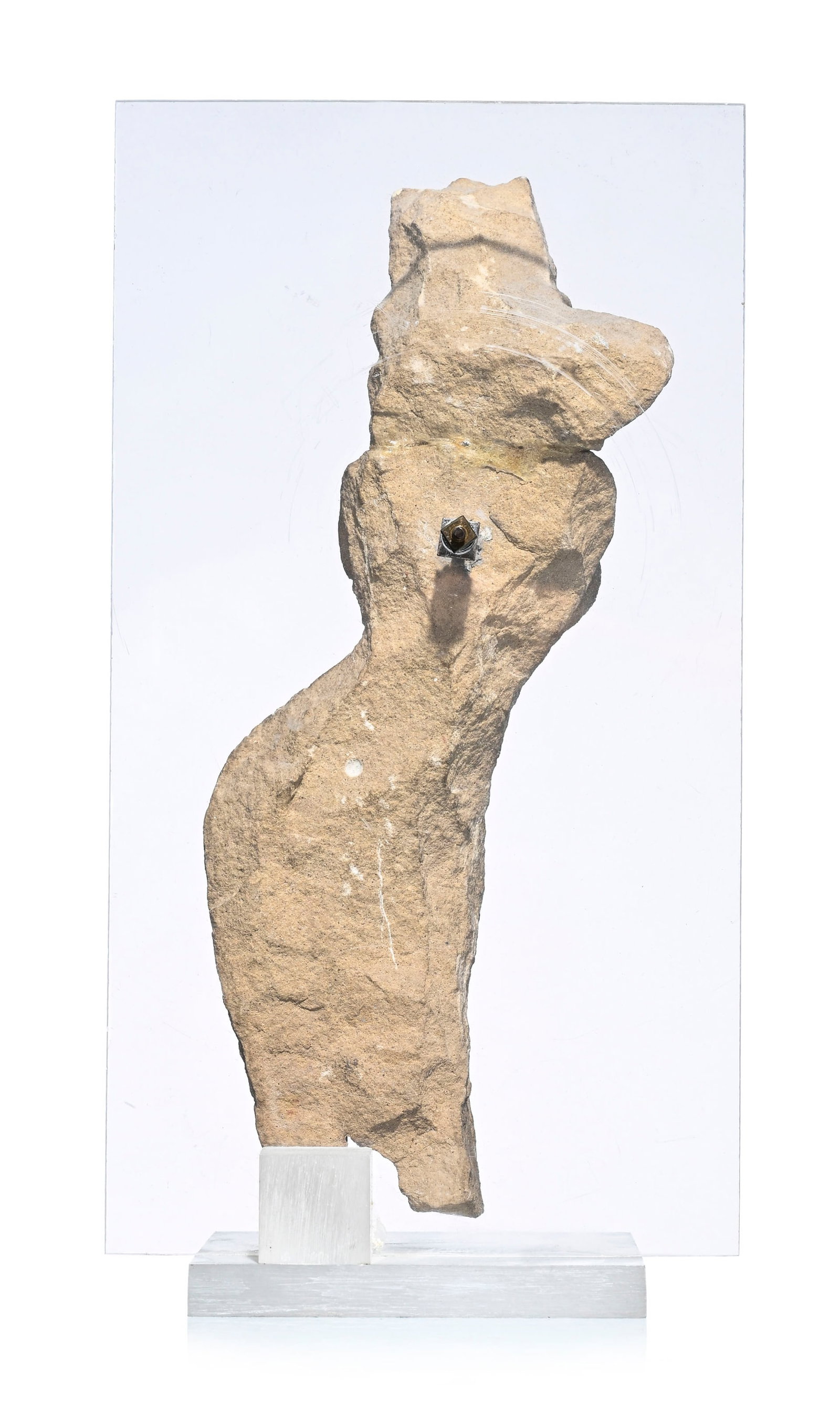 Apsara en pierre, Inde centrale, probablement IX-XIIe s., h. 27 cm (restauration). Cette représ - 4