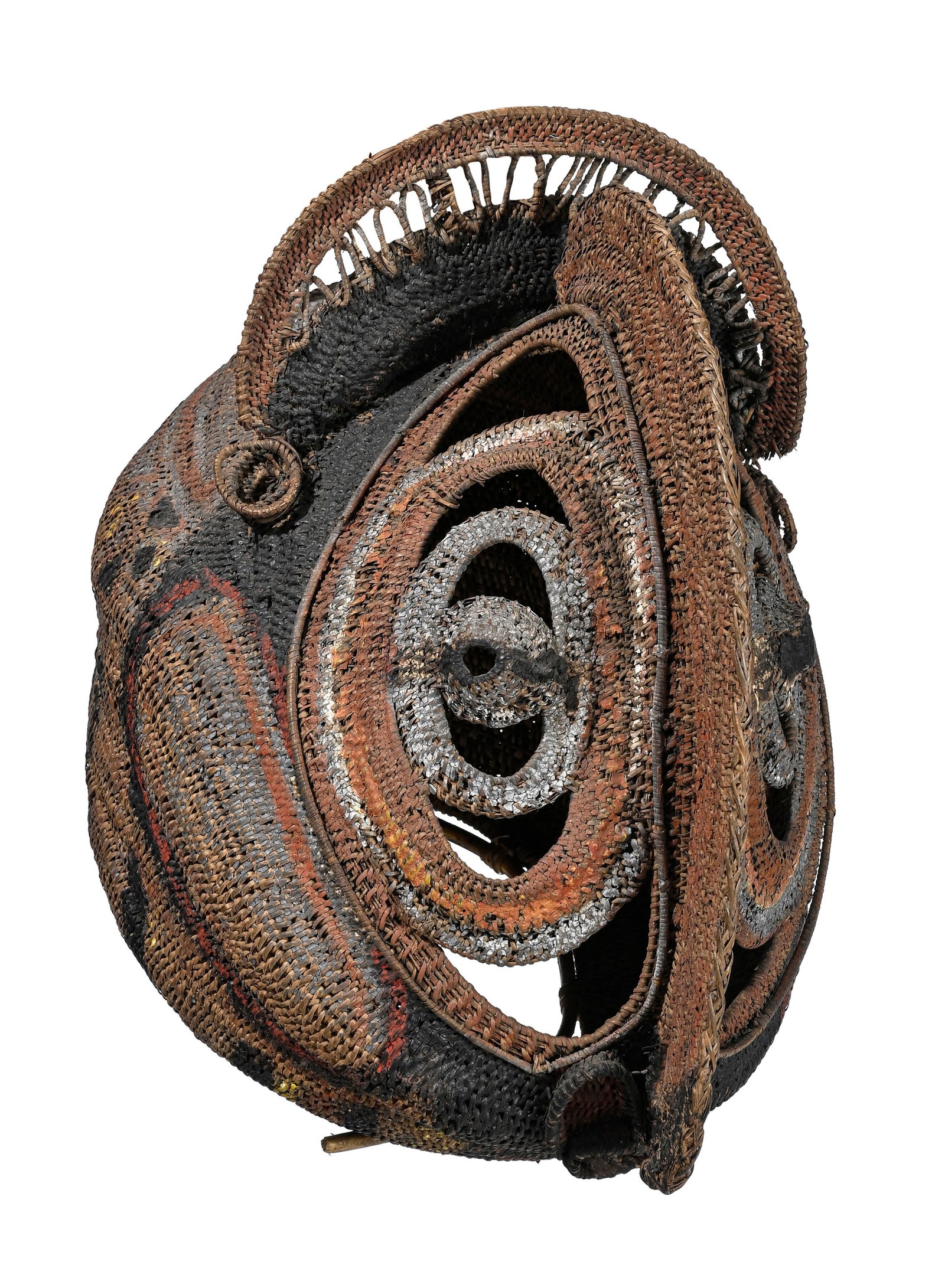 Masque-heaume baba Maprik, vannerie et pigments polychromes, visage ajouré traversé par un - 2