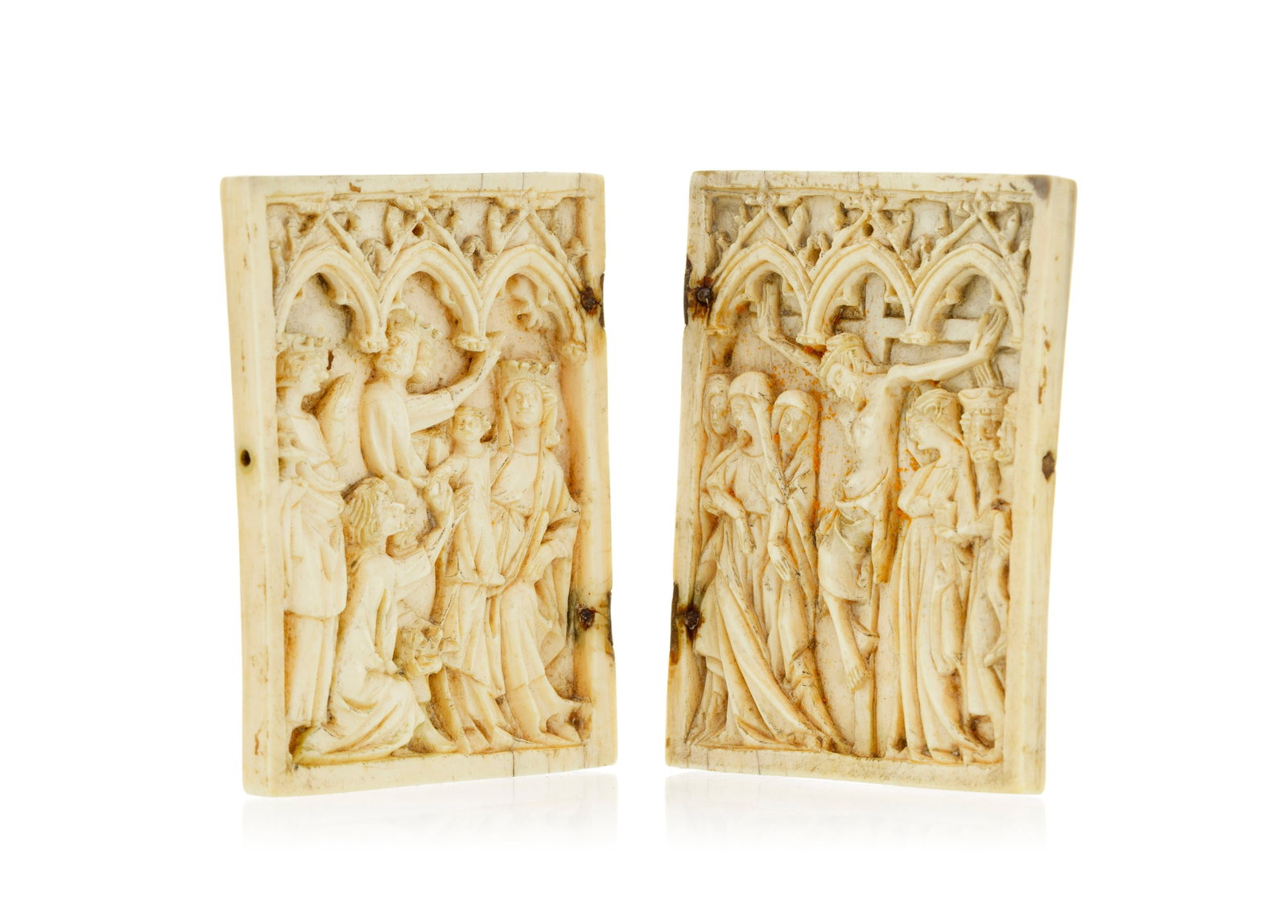 Diptyque en ivoire sculpté en bas relief, France XIVe s., représentant l'Adoration des Roi - 2