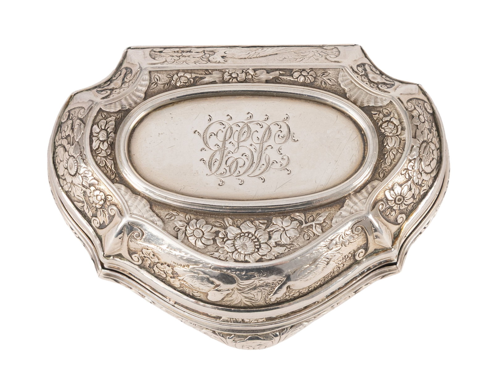 Tabatière de forme mouvementée en argent repoussé et ciselé, XIXe s., à d&# - 4