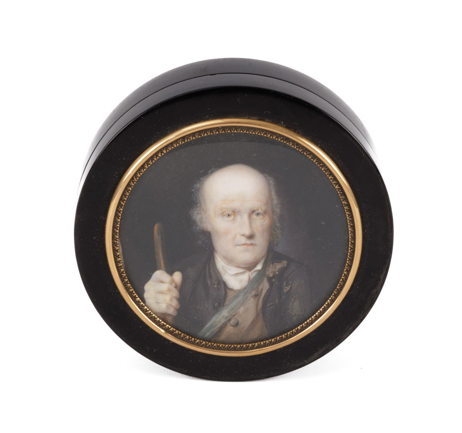 Boîte ronde en écaille centré d'un portrait miniature, XIXe s., présumé Sam: Boîte ronde en écaille centré d'un portrait miniature, XIXe s., présumé Samuel Hahnemann (1755-1843), médecin-fondateur de l'homéopathie, diam. 7,5 cm + Des restrict