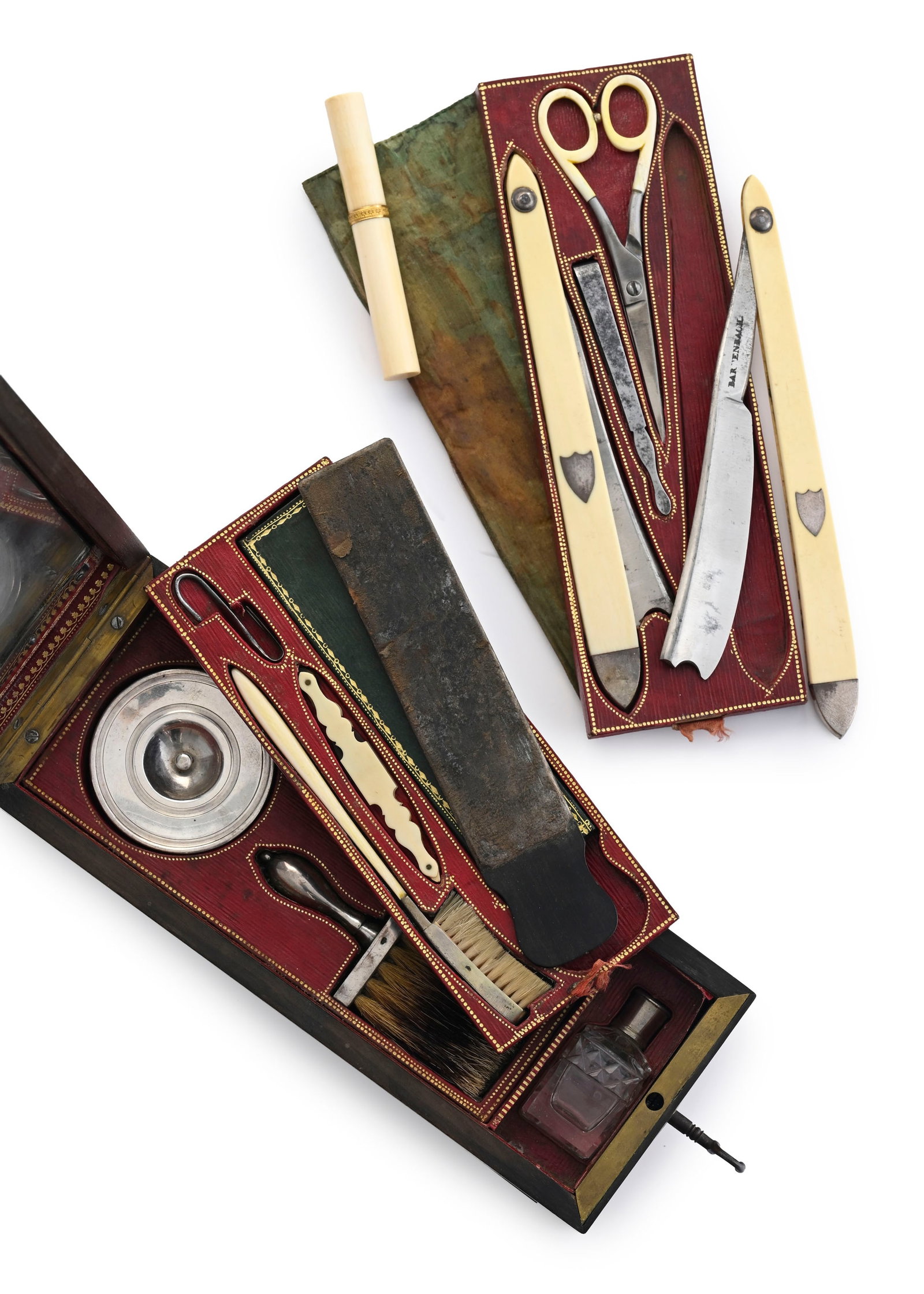 Nécessaire de barbier par Garnesson au Palais Royal (Paris), circa 1810, dans son coffret de vo - 12