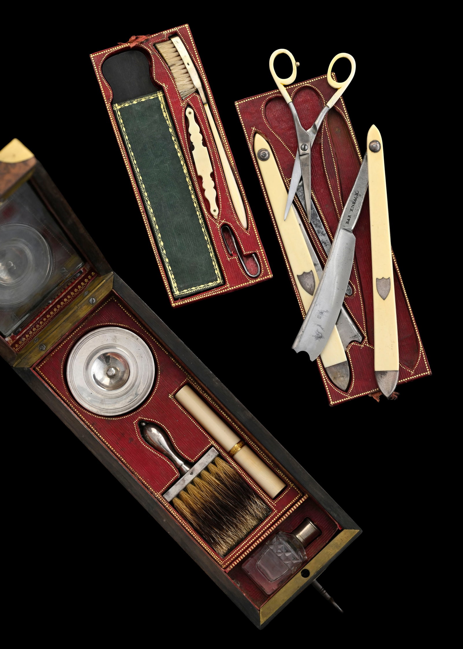 Nécessaire de barbier par Garnesson au Palais Royal (Paris), circa 1810, dans son coffret de vo - 7