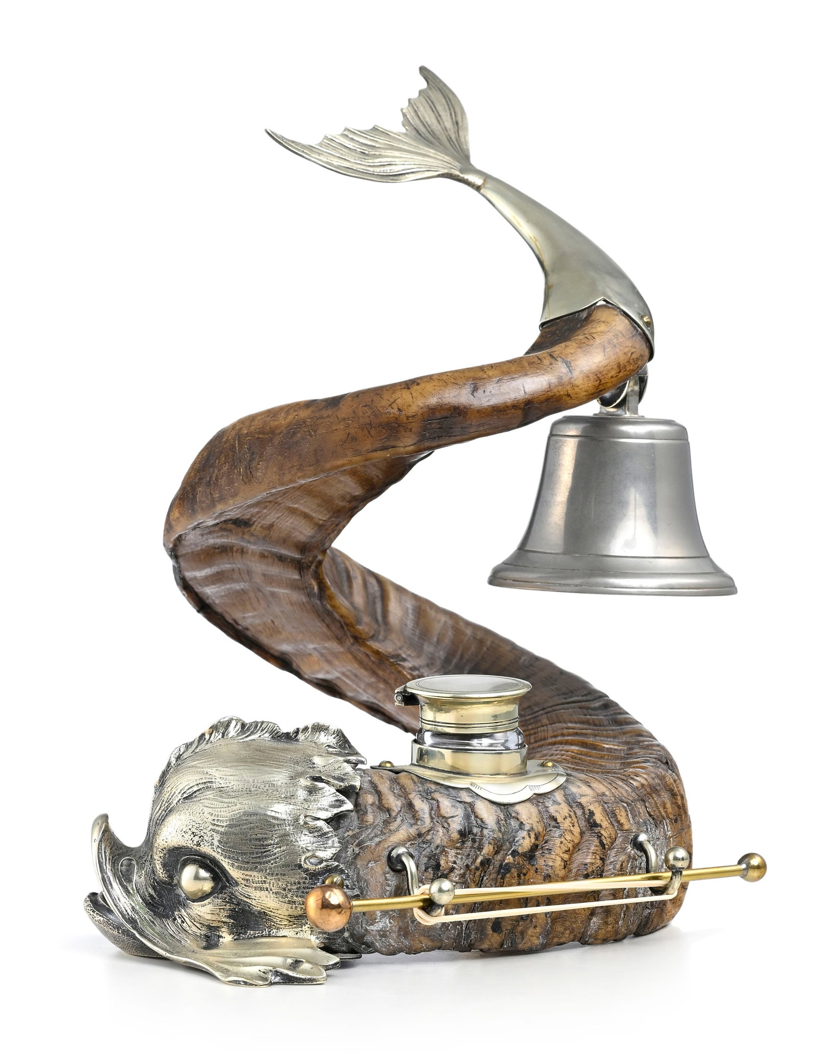 Encrier à clochette figurant un dauphin, Angleterre, fin XIXe s., corps en corne de bélier - 4