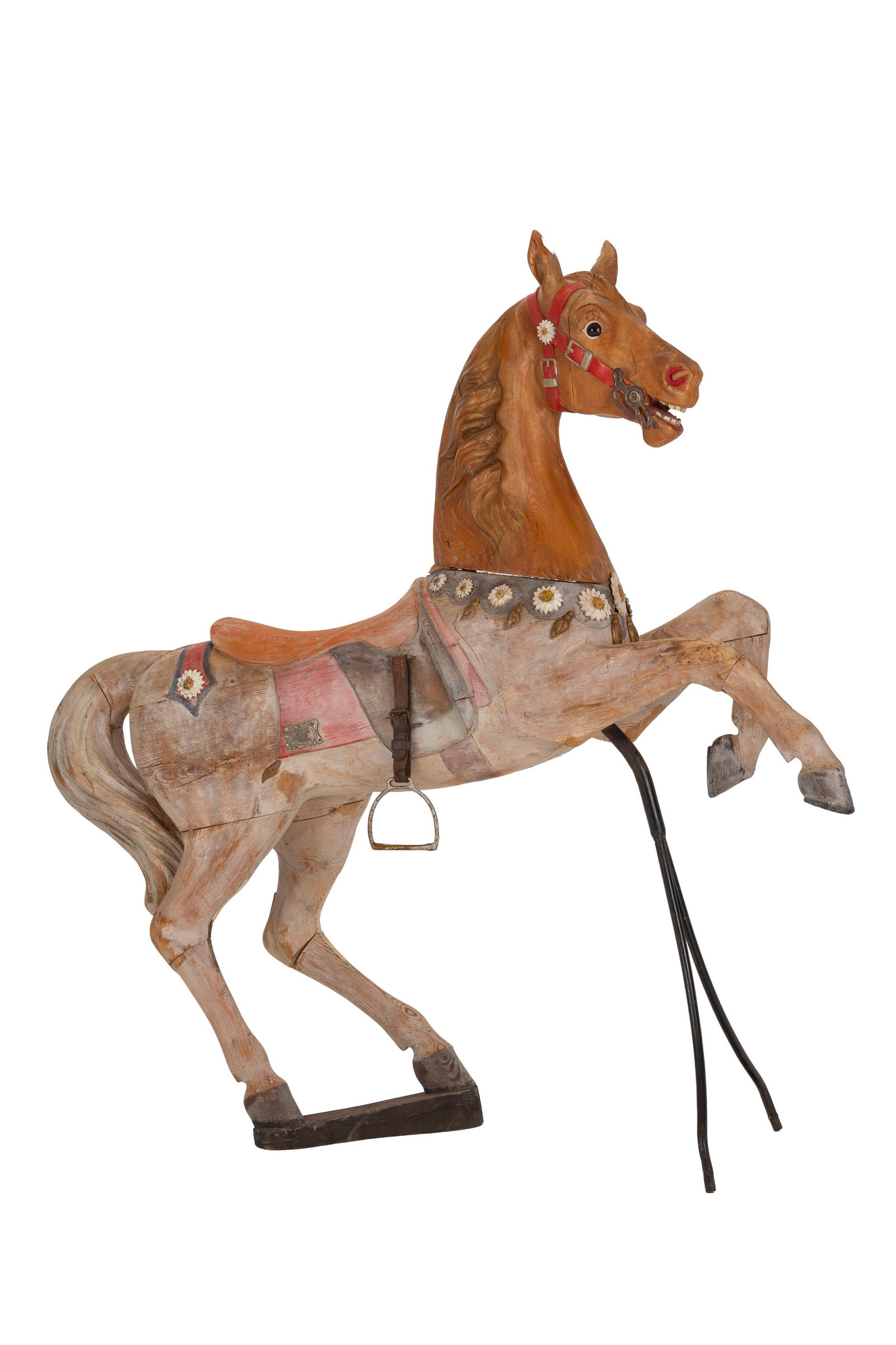 Cheval de manège en bois polychrome, par la maison Bayol à Angers, 1ère 1/2 XXe s., l: Cheval de manège en bois polychrome, par la maison Bayol à Angers, 1ère 1/2 XXe s., long. ~150 cm, h. 160 cm Condition Polychromie restaurée postérieurement Tête à