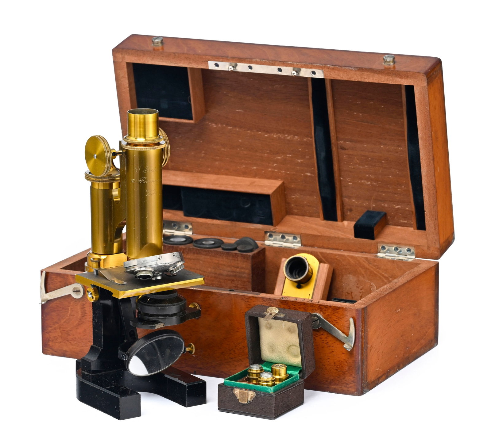 Microscope Carl Reichert à Vienne, n° série 5134 (1887), dans son coffret originel en - 3