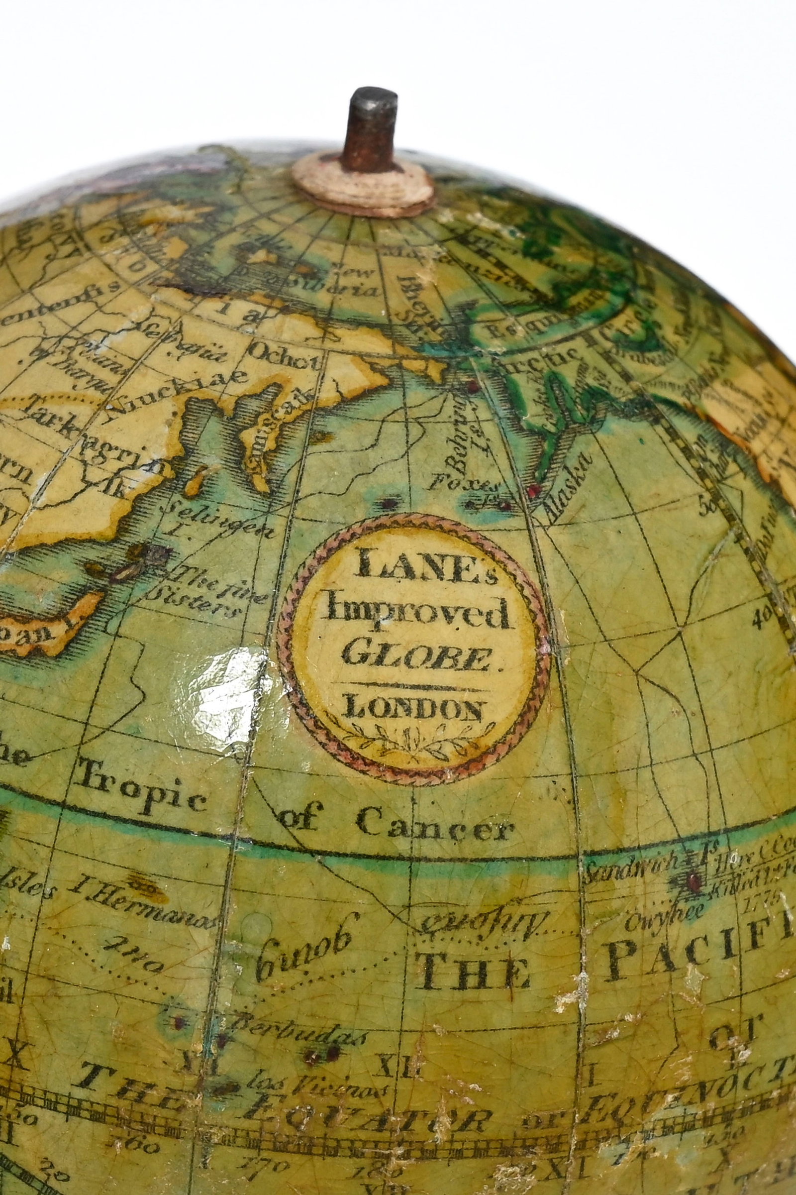 Globe terrestre de poche, par Lane à Londres, vers 1820, en papier et papier mâché, v - 13