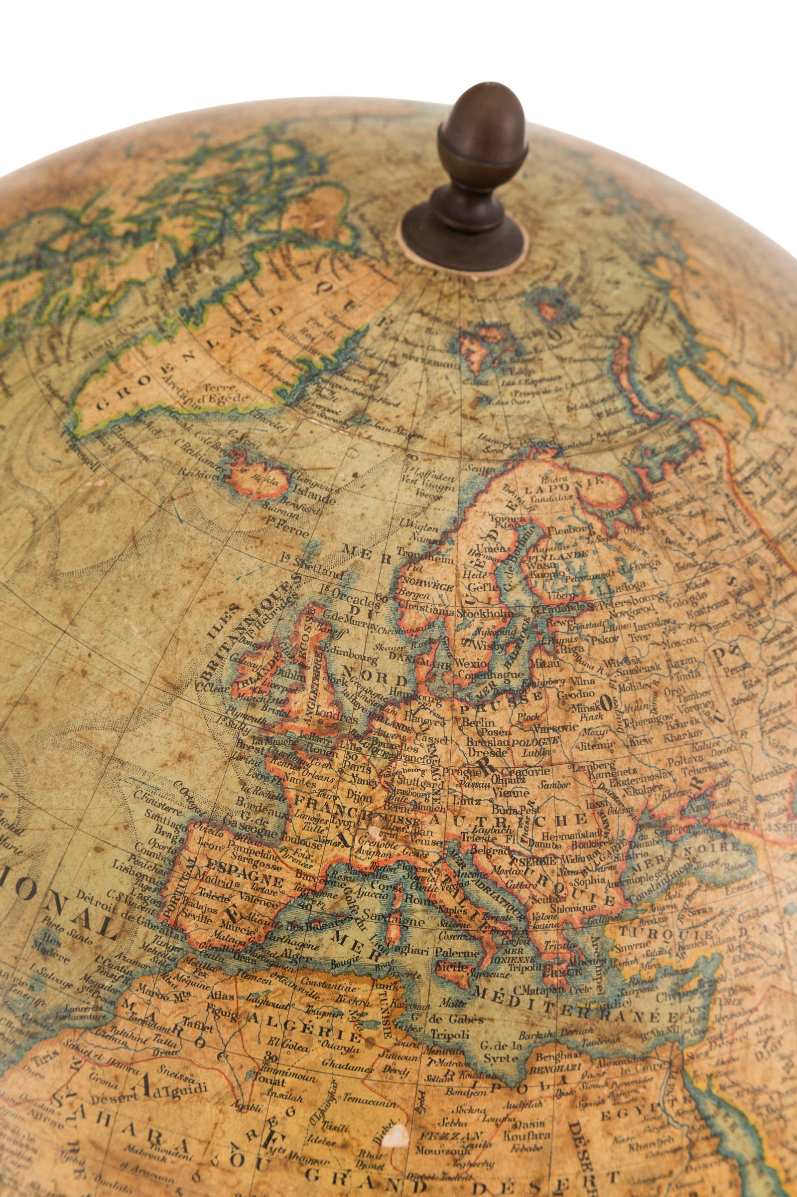 Globe terrestre par J. Lebegue & Cie éditeurs à Paris, début XXe s., pieds en bois no - 2