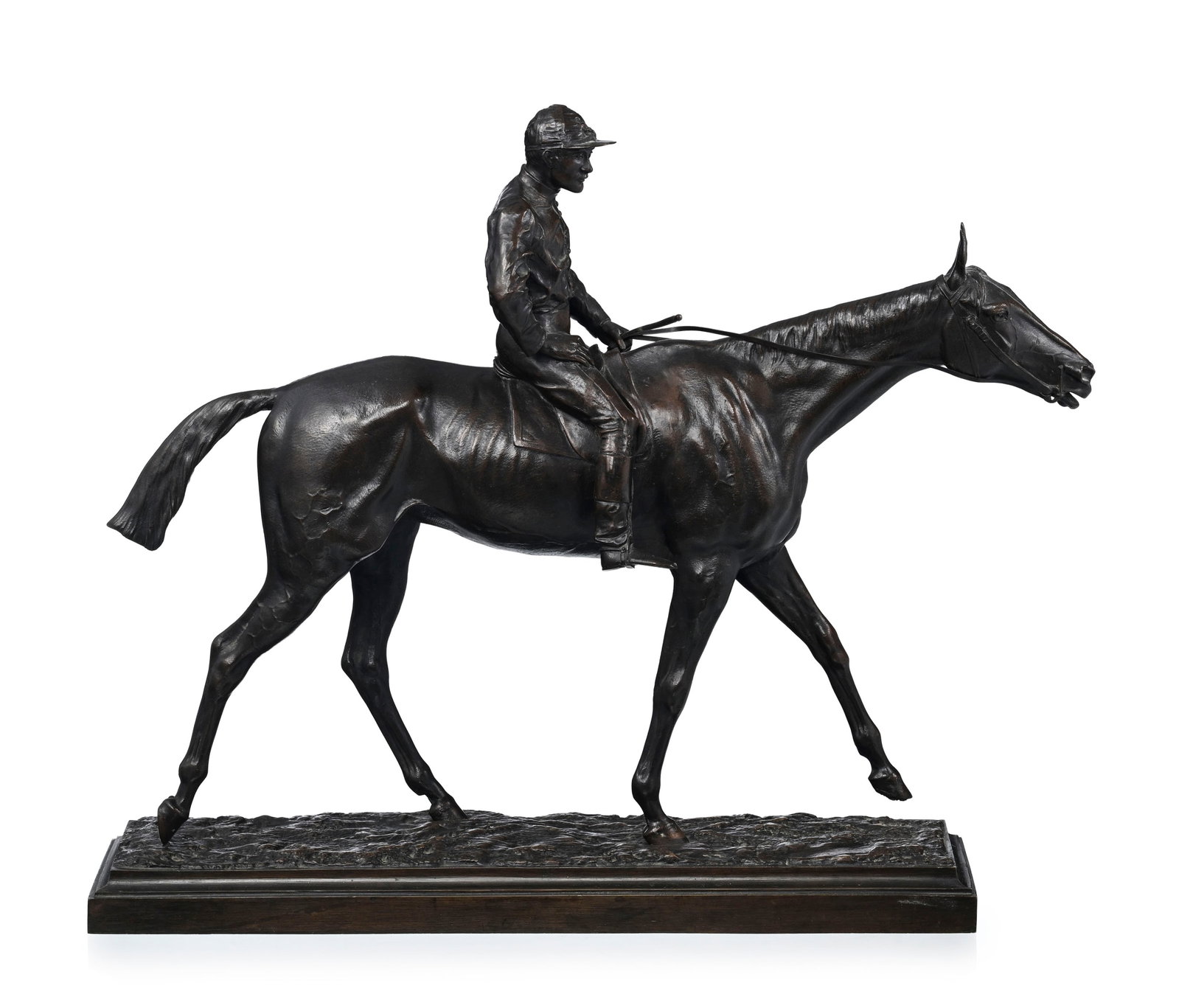 Jockey sur sa monture, bronze à patine brune, début XXe s., non signé, long. 55 cm, h: Jockey sur sa monture, bronze à patine brune, début XXe s., non signé, long. 55 cm, h. 45 cm Condition Choc/dégât sur la bordure avant du socle Visserie de liaison avec le
