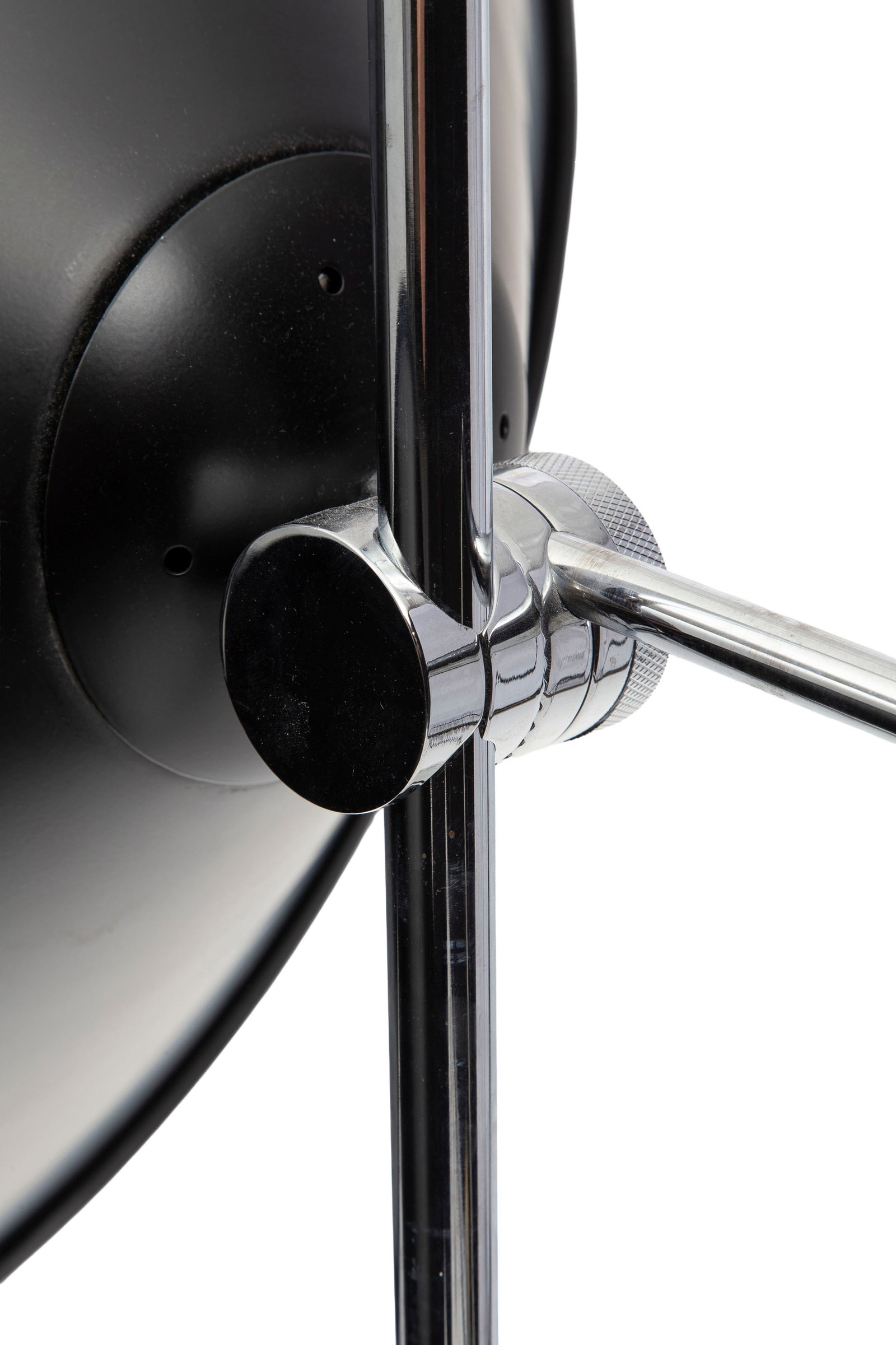 Lampe de sol Cone par Tom Dixon, fût en métal chromé sur lequel sont rapportés d - 3