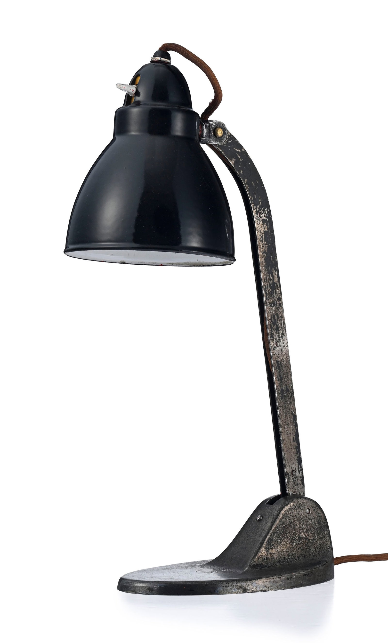 Lampe de bureau par la maison Viktoria, Allemagne, circa 1930, en fonte, diffuseur en aluminium laqu - 2
