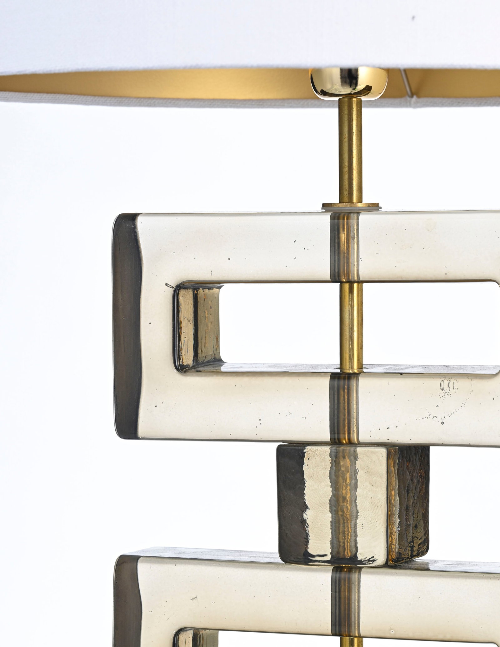 Paire de lampes, Murano, circa 1970, en verre fumé, base en métal doré, abat-jour en  - 2