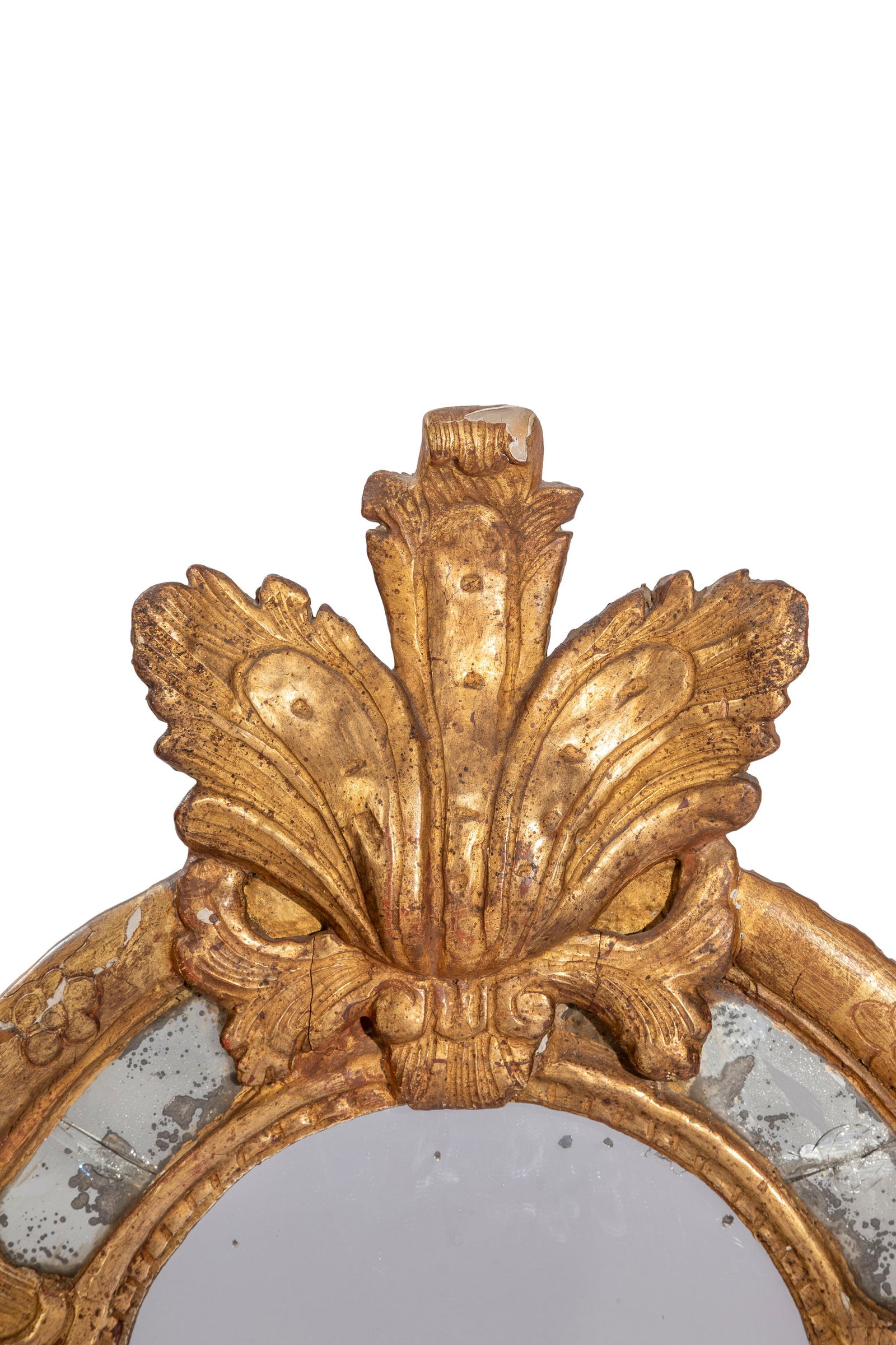 Miroir d'époque Régence, en bois sculpté et doré à décor de feuilles d - 2