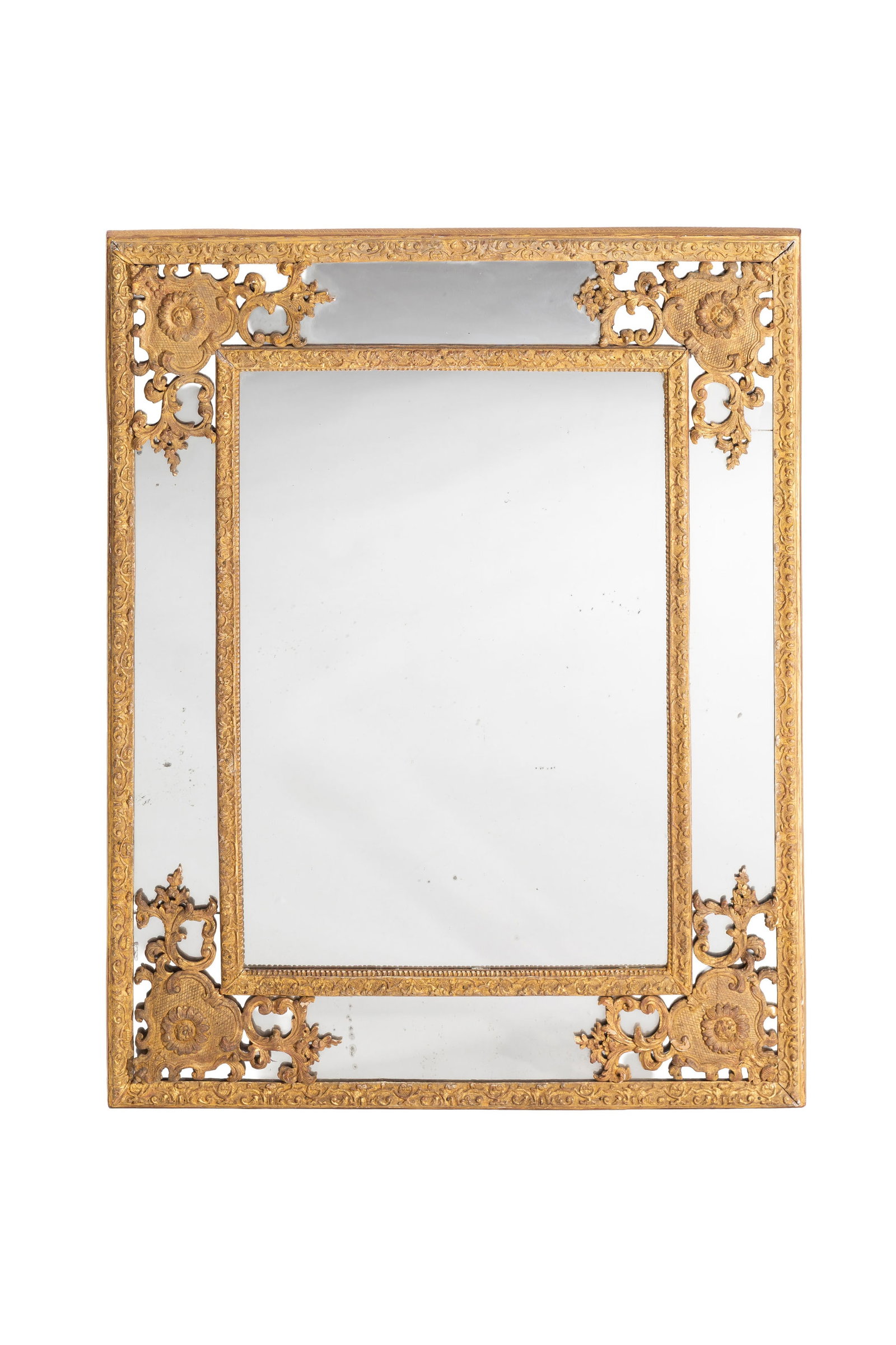 Miroir à parecloses d'époque Régence, en bois sculpté et doré à dé (1 of 2)