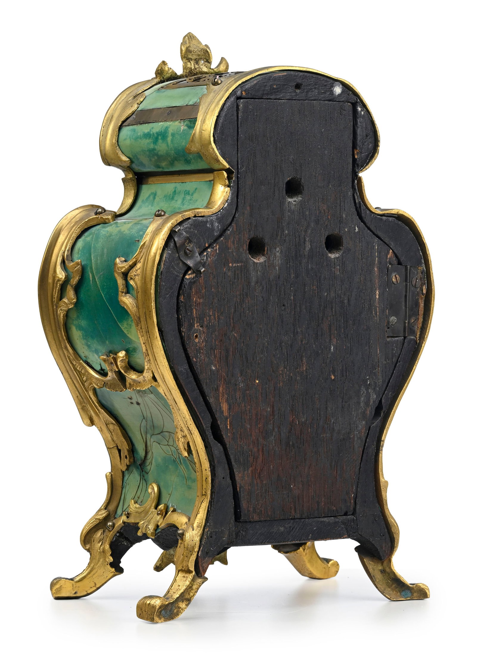 Pendule d'époque Louis XV, de forme mouvementée en corne teintée verte et bronze dor& - 5