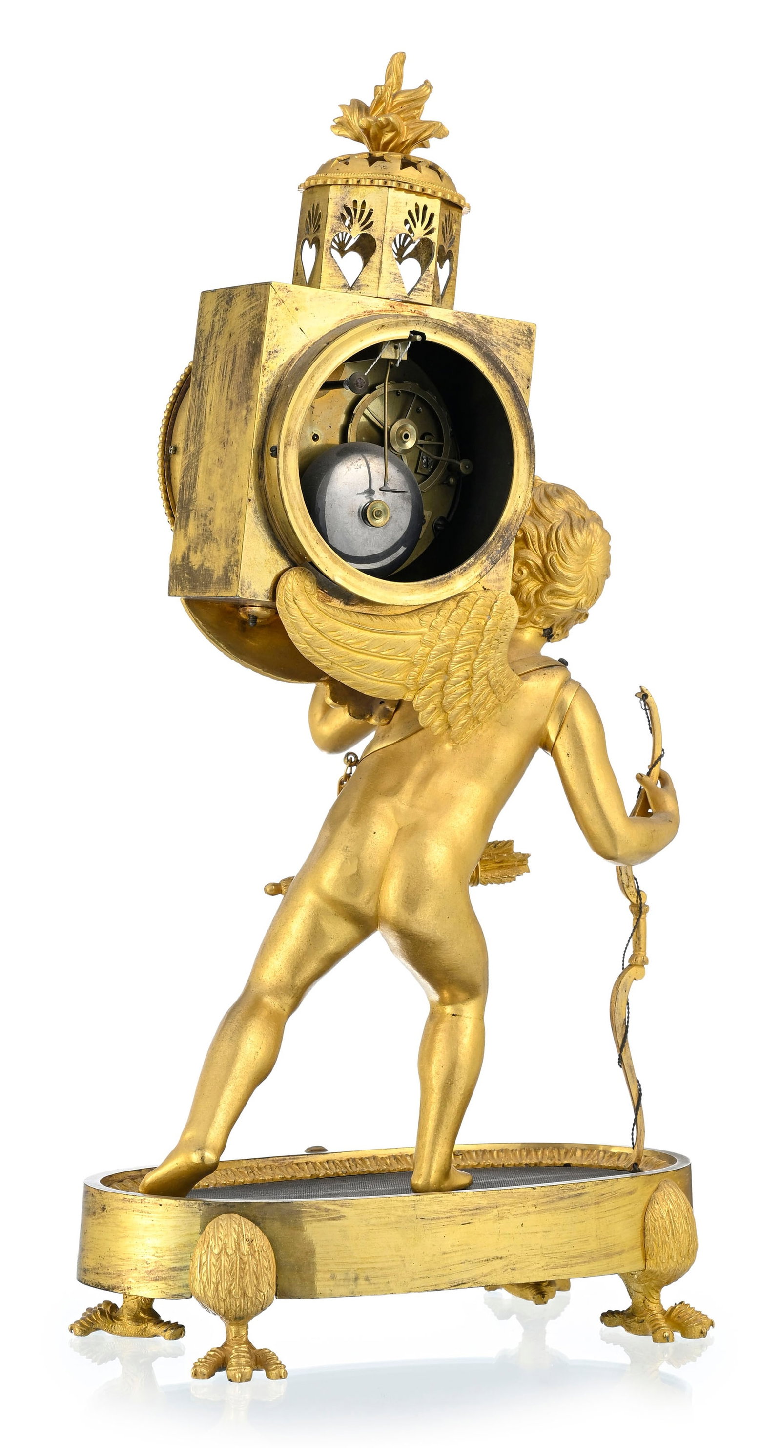Pendule dite à lanterne magique d'époque Restauration, en bronze doré et finement cis - 4