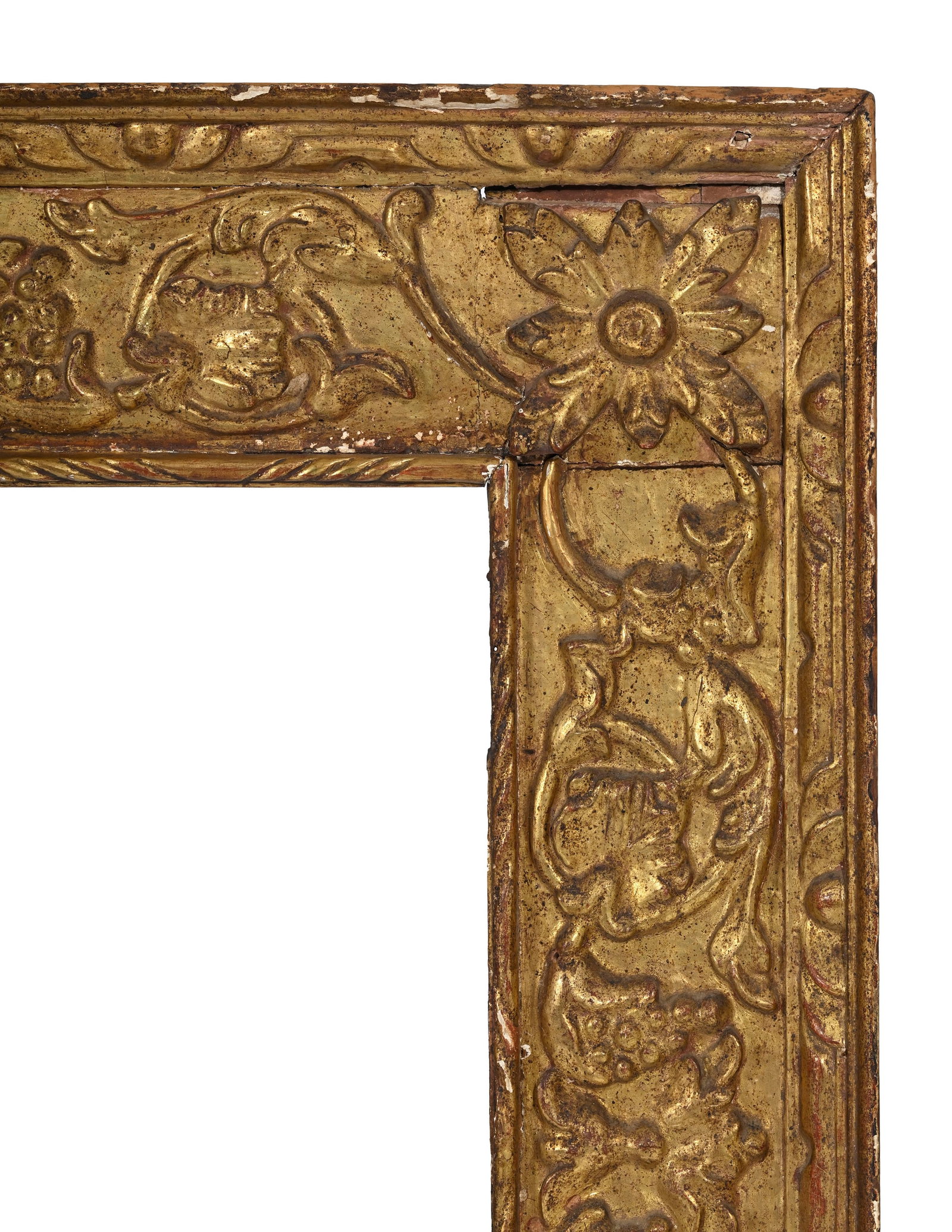 Cadre, XVIIIe s., en bois sculpté à décor de rinceaux de pampres de vigne et fleurs,  - 2