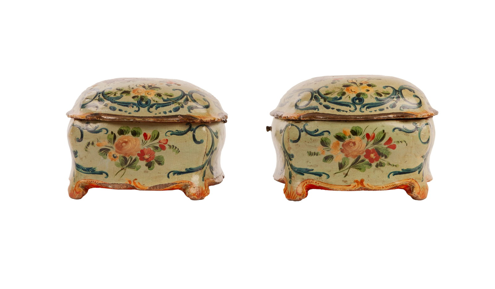 Paire de boîtes, Venise, XVIIIe s., en bois laqué vert à décor de fleurs et de s - 3