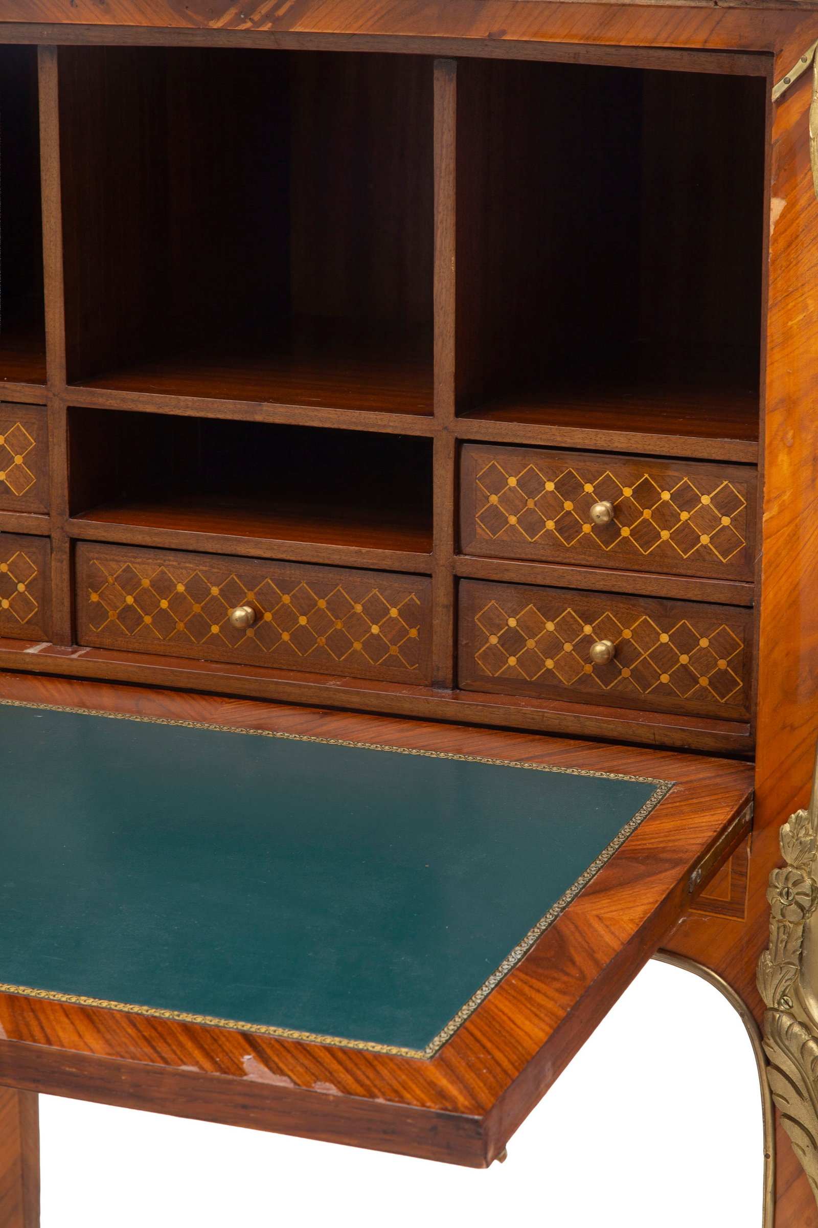 Cabinet de style Louis XV d'après un modèle de Jean-François Oeben, XXe s., en placag - 4