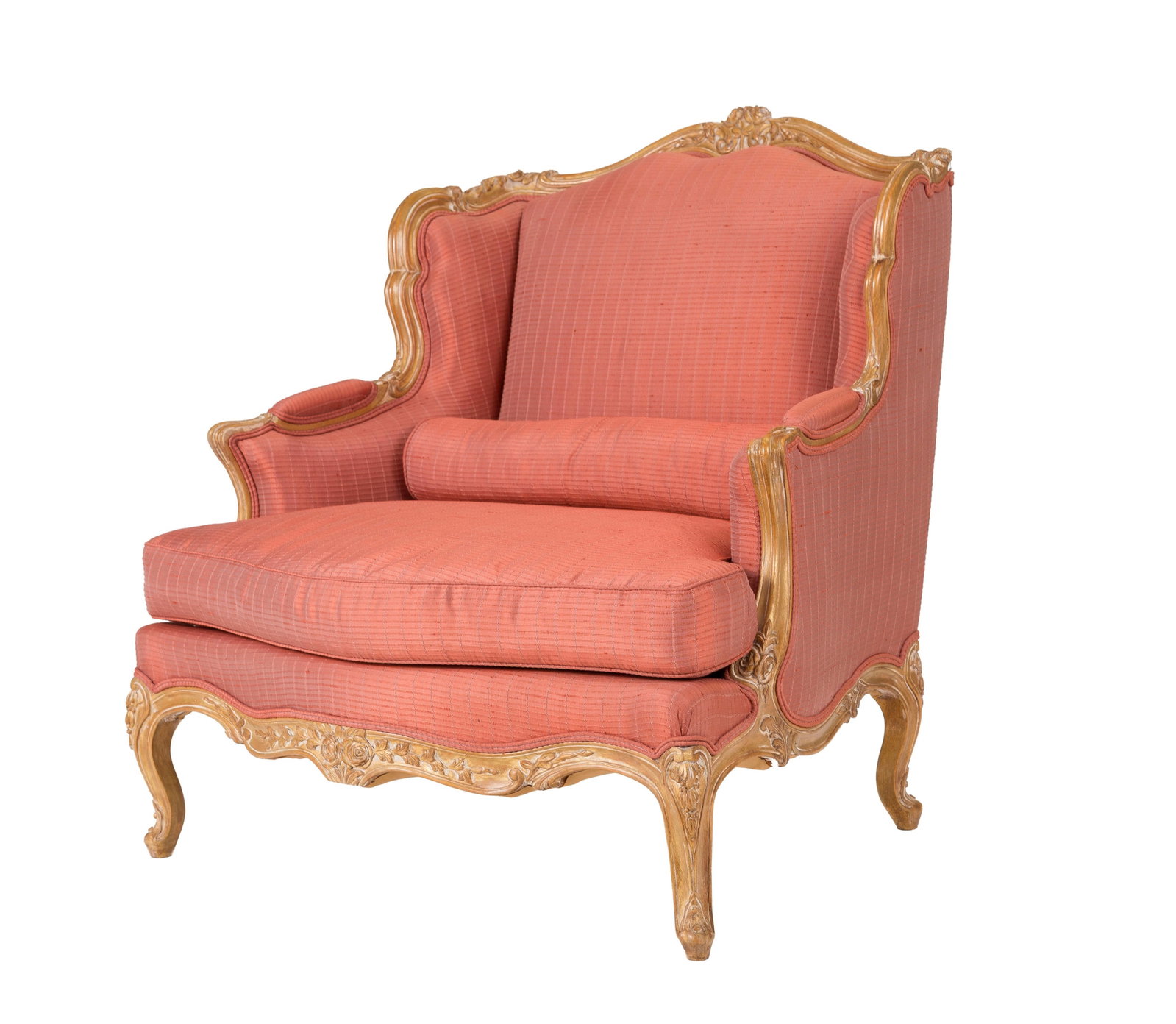 Marquise de style Louis XV, XXe s., en bois sculpté et doré à décor de fleurs et: Marquise de style Louis XV, XXe s., en bois sculpté et doré à décor de fleurs et feuilles d'acanthe, pieds galbés, soierie rouge