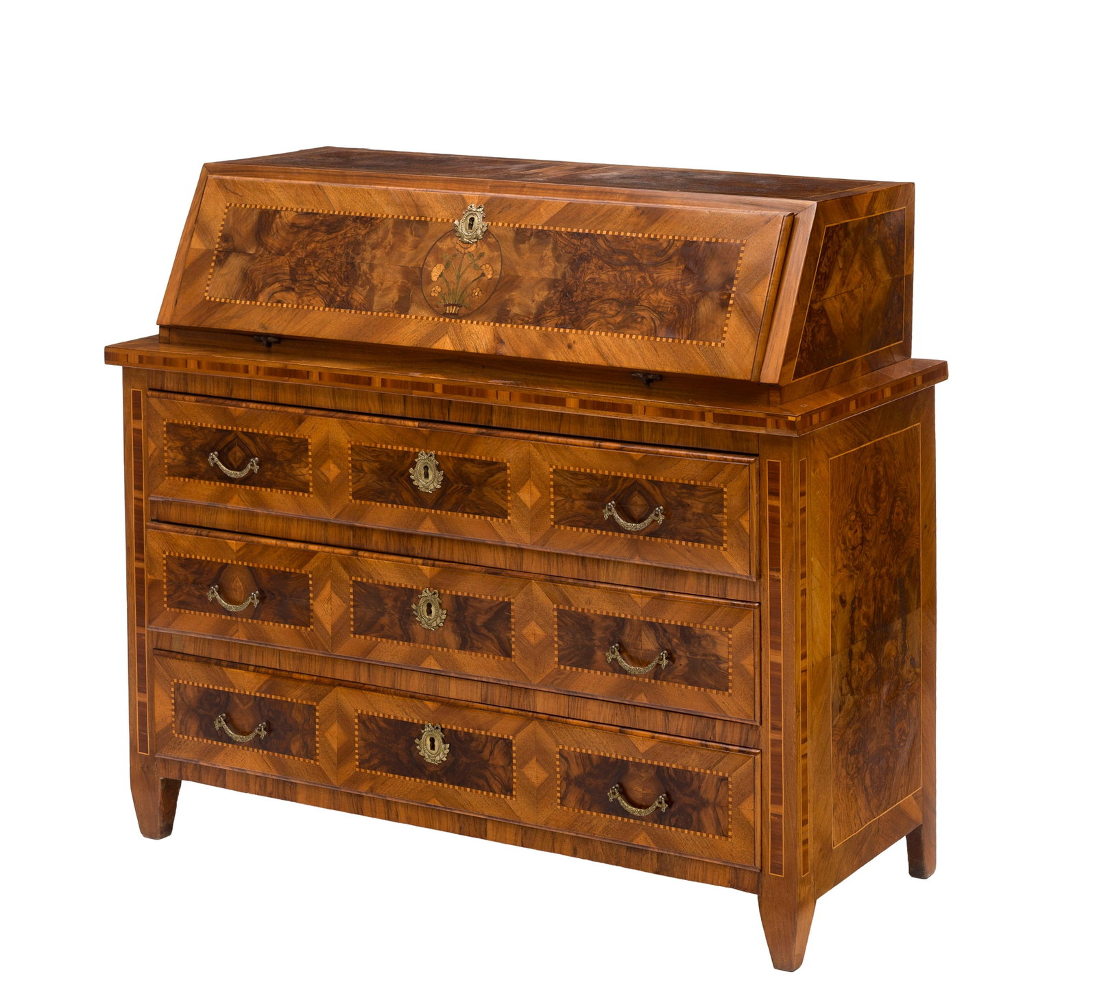 Commode scriban néoclassique, Suisse, début du XIXe s., en placage de loupe de noyer, acaj: Commode scriban néoclassique, Suisse, début du XIXe s., en placage de loupe de noyer, acajou et filets de marqueterie, façade ouvrant par trois tiroirs surmontés d'un abattant d