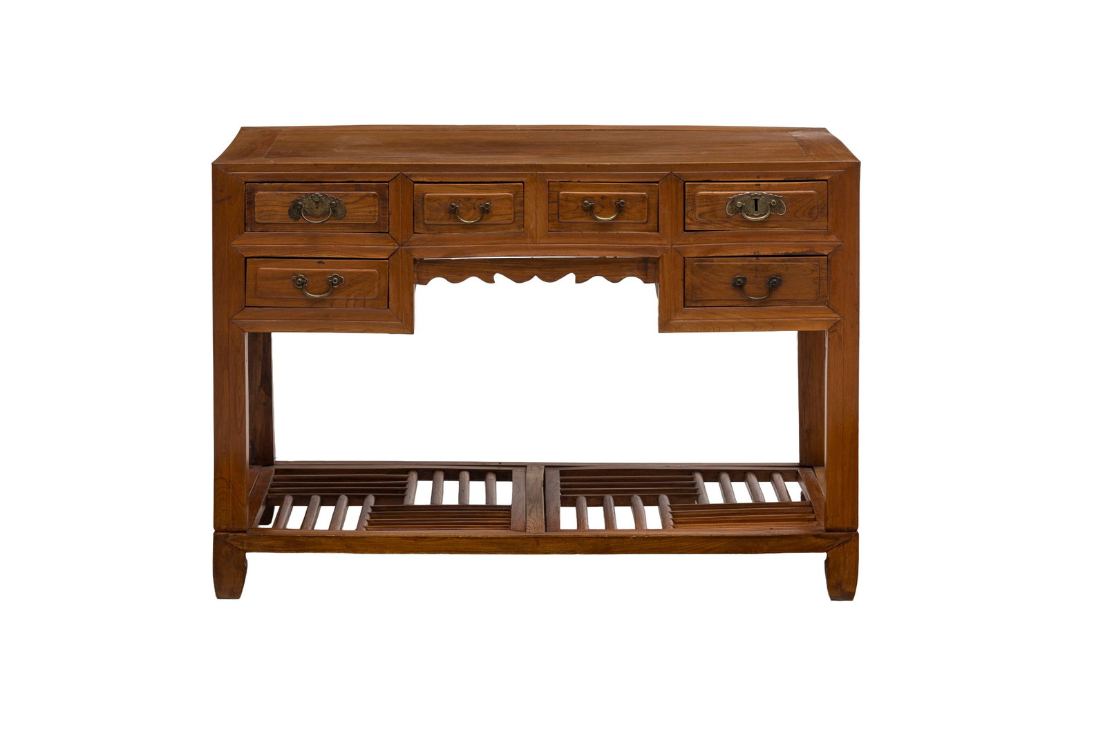 Bureau, Chine, XXe s., en bois naturel, ouvrant par six tiroirs en façade, pieds reliés pa: Bureau, Chine, XXe s., en bois naturel, ouvrant par six tiroirs en façade, pieds reliés par un plateau ajouré de barreaux, 82x121x63 cm Condition plateau central sous-dimensionné
