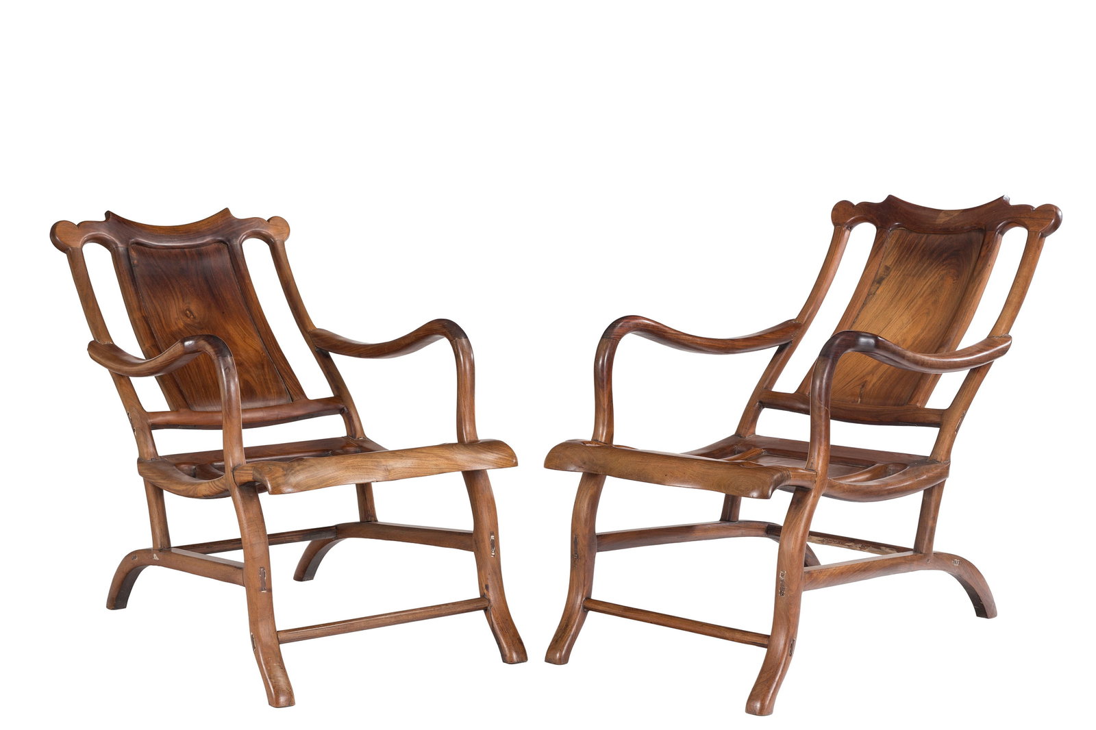 Paire de fauteuils, Chine, XXe s., en bois naturel à dossier incliné (1 of 1)