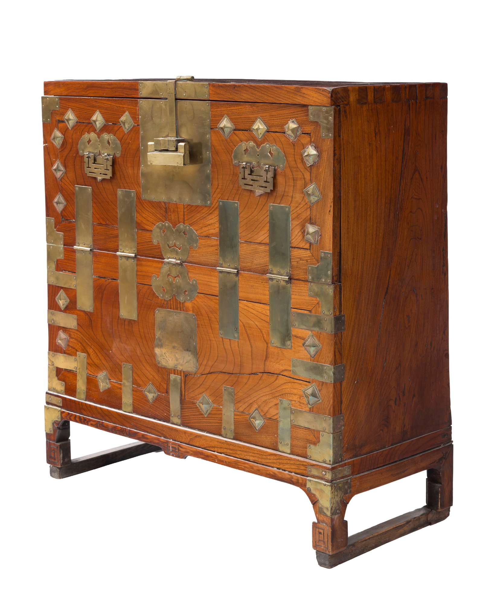 Cabinet, Corée, début du XXe s., en bois de keyaki, ouvrant par un abattant en façade: Cabinet, Corée, début du XXe s., en bois de keyaki, ouvrant par un abattant en façade, charnières et renforts en laiton, 103x96x45 cm Condition meuble patiné: rayures et marqu