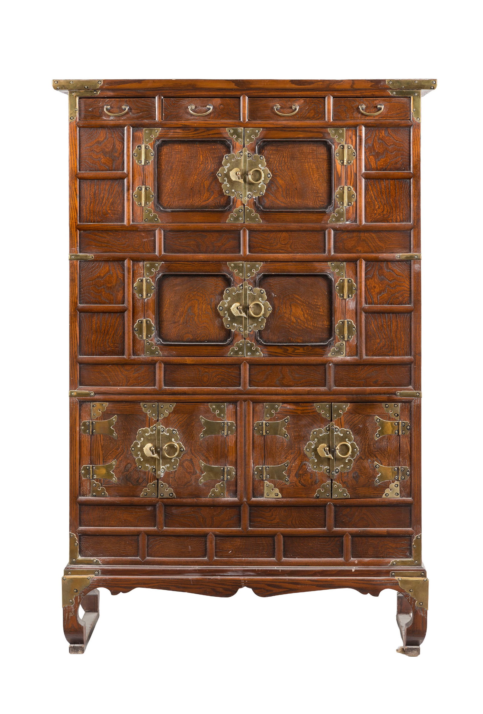 Cabinet, Corée, XXe s., en bois naturel, ouvrant par quatre tiroirs et huit vantaux, 138x93x42 : Cabinet, Corée, XXe s., en bois naturel, ouvrant par quatre tiroirs et huit vantaux, 138x93x42 cm Condition absence de clé pour l'ouverture des cadenas rayures et marques au vernis </