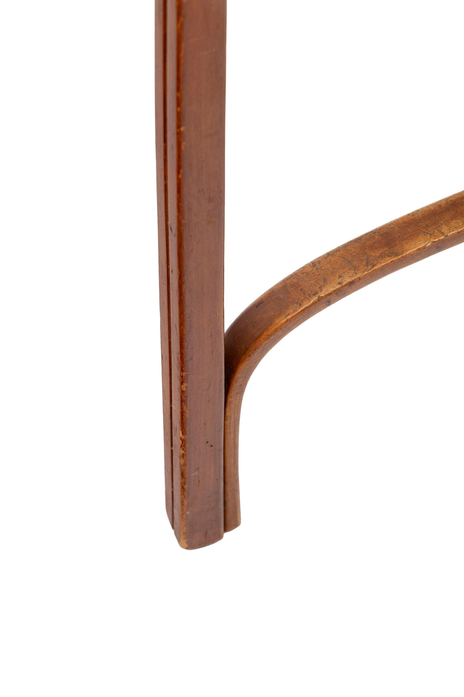 Table d'appoint par Josef Hoffmann (1870-1956), en bois fruitier, pieds reliés par une entretoi - 3