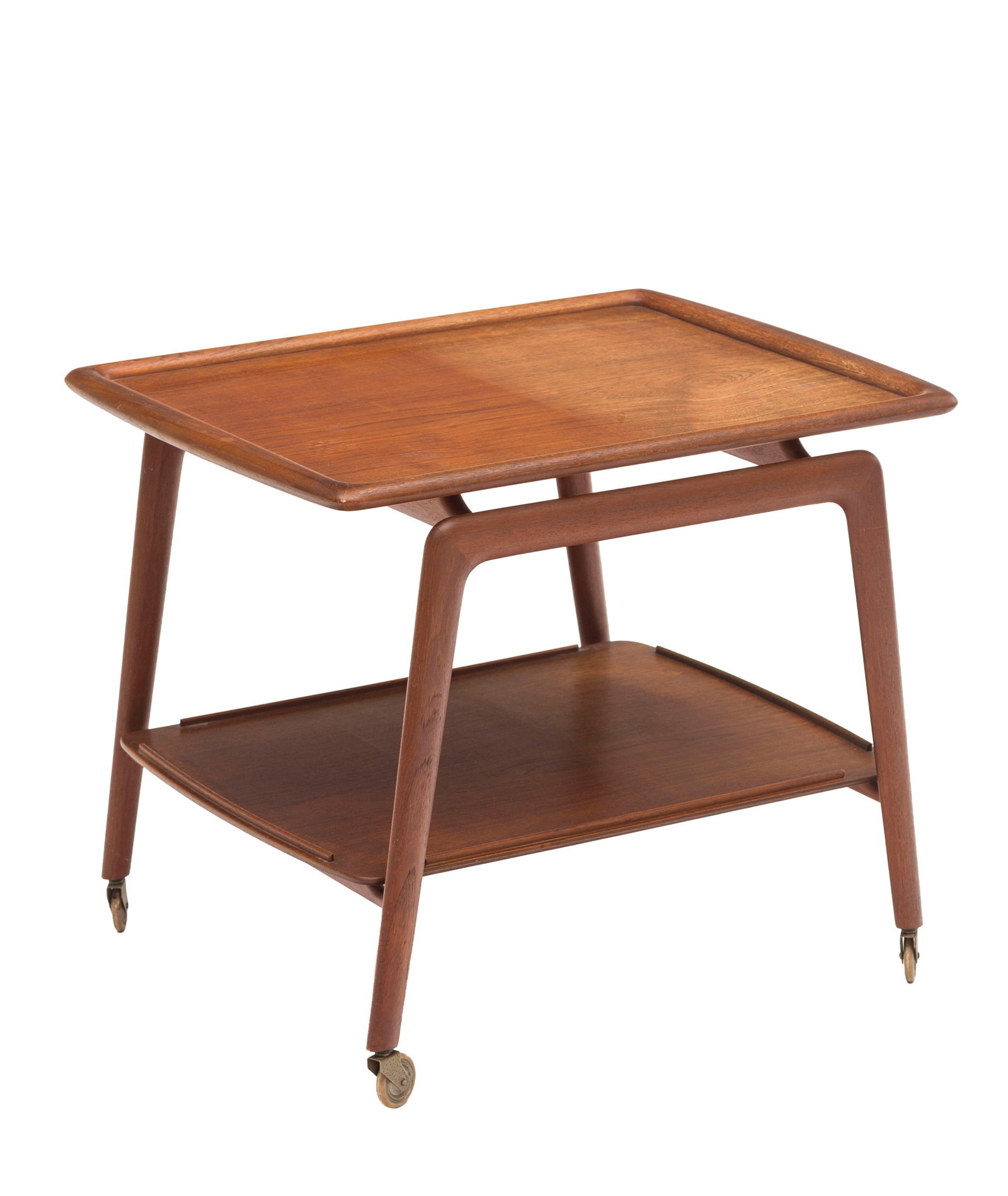 Trolley, Danemark, circa 1960, en teck, montants terminés par des roulettes, 57x69x53 cm: Trolley, Danemark, circa 1960, en teck, montants terminés par des roulettes, 57x69x53 cm Condition insolation au vernis: deux tons sur le plateau supérieur rayures et marques au vernis