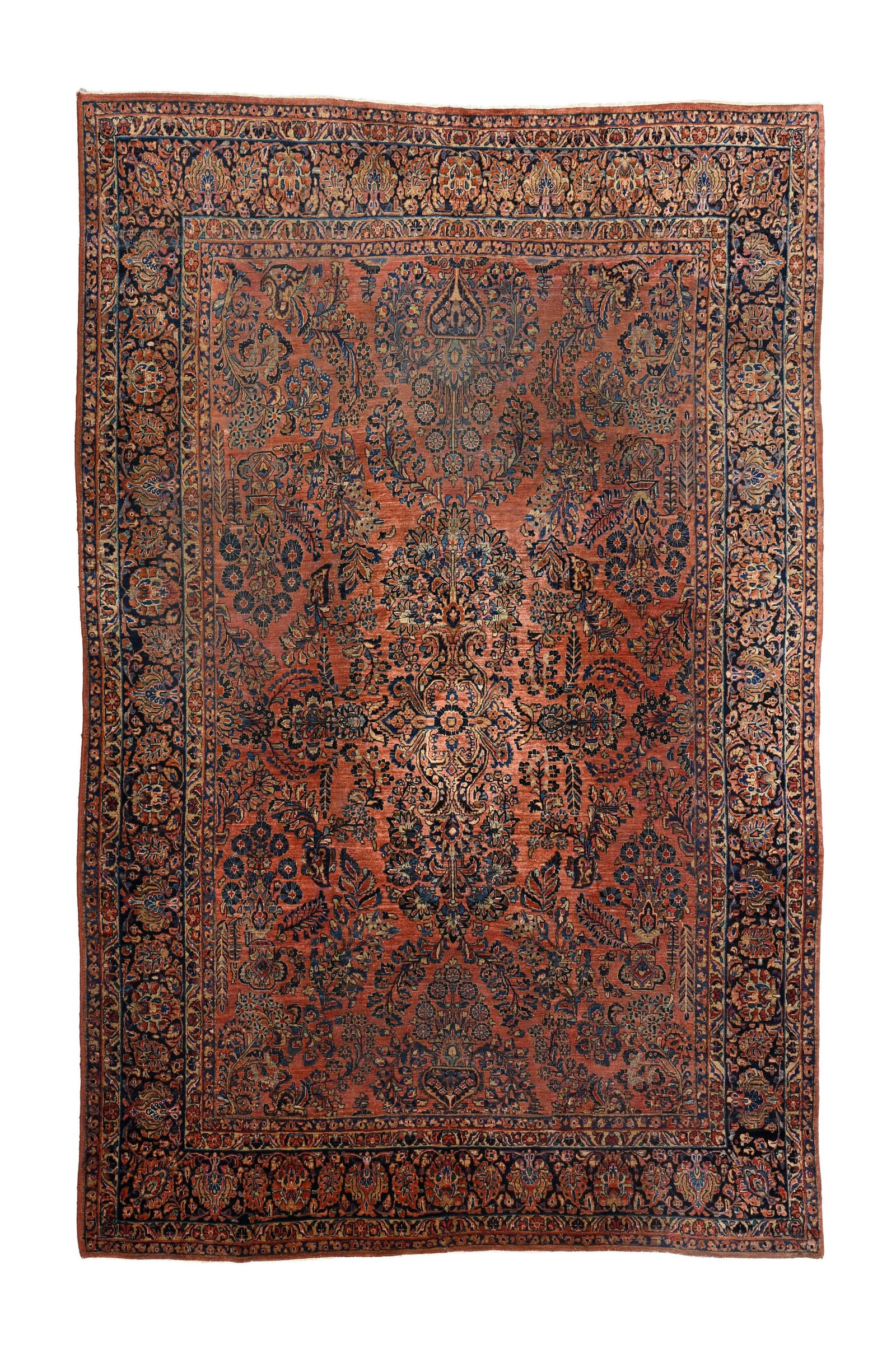 Tapis Sarough, Iran, milieu du XXe s., à médaillon central fleuri flanqué de bouquets: Tapis Sarough, Iran, milieu du XXe s., à médaillon central fleuri flanqué de bouquets de fleurs sur fond rouge, bordure bleu marine, 268x352 cm Condition Usures sur plusieurs zones du