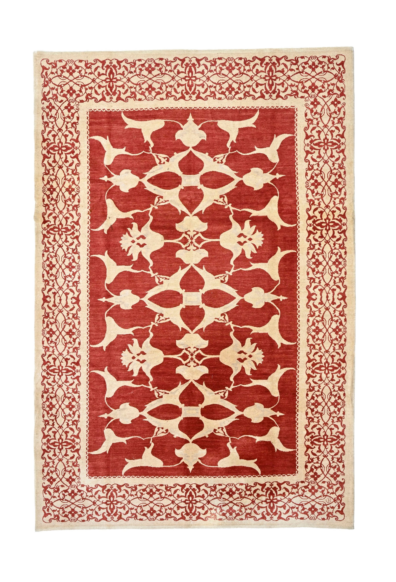Tapis Indaar de la maison Parsua, Iran, début XXIe s., à décor de guirlandes de fleur: Tapis Indaar de la maison Parsua, Iran, début XXIe s., à décor de guirlandes de fleurs stylisées beiges sur fond rouge, bordure beige ornée d'arabesques, monogrammé CB, p