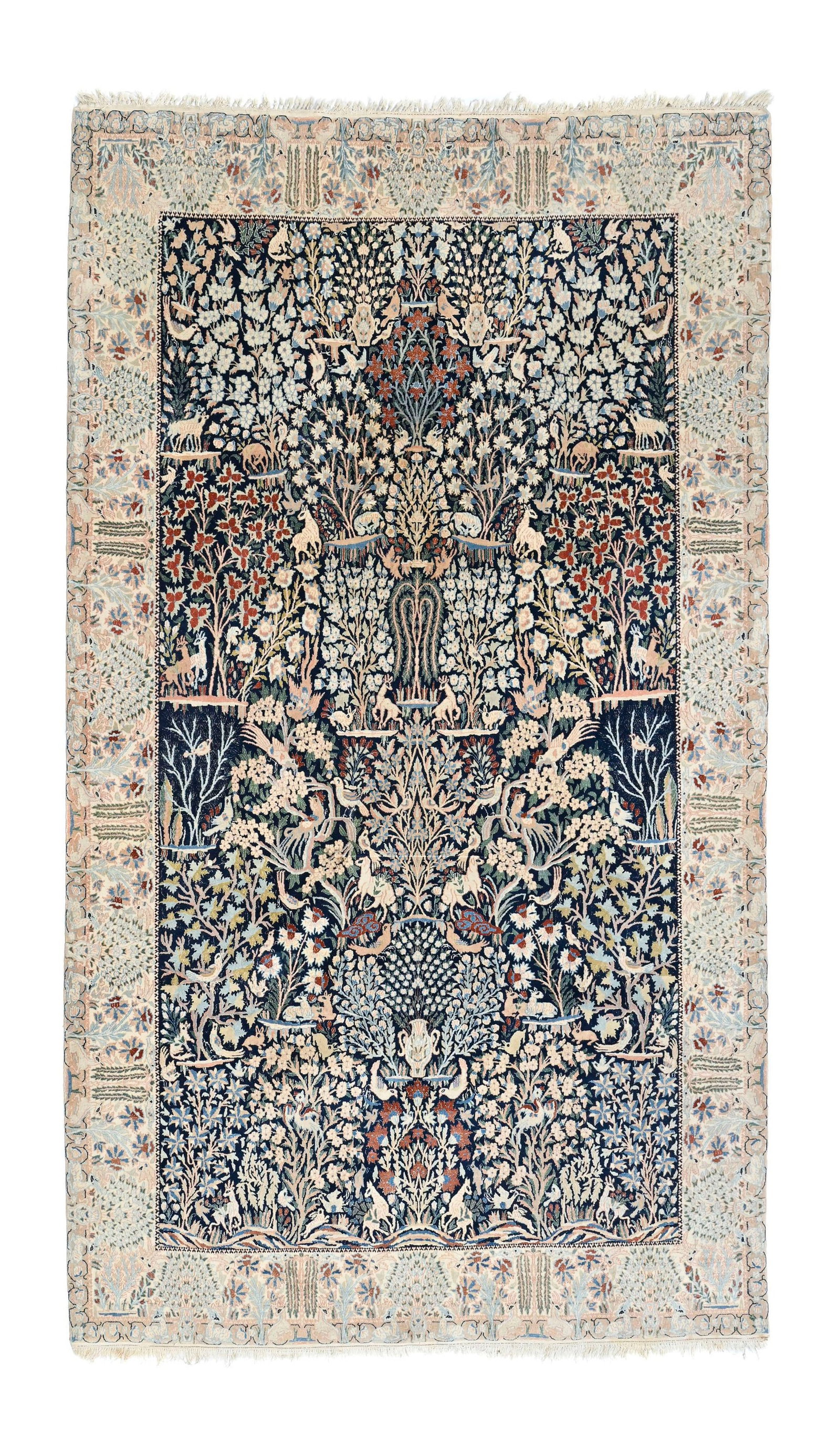 Tapis Naïn en laine et soie, Iran, 3ème quart du XXe s., à décor d'arbres de vie: Tapis Naïn en laine et soie, Iran, 3ème quart du XXe s., à décor d'arbres de vie et d'animaux sur fond bleu nuit, bordure beige fleurie, 173x282 cm
