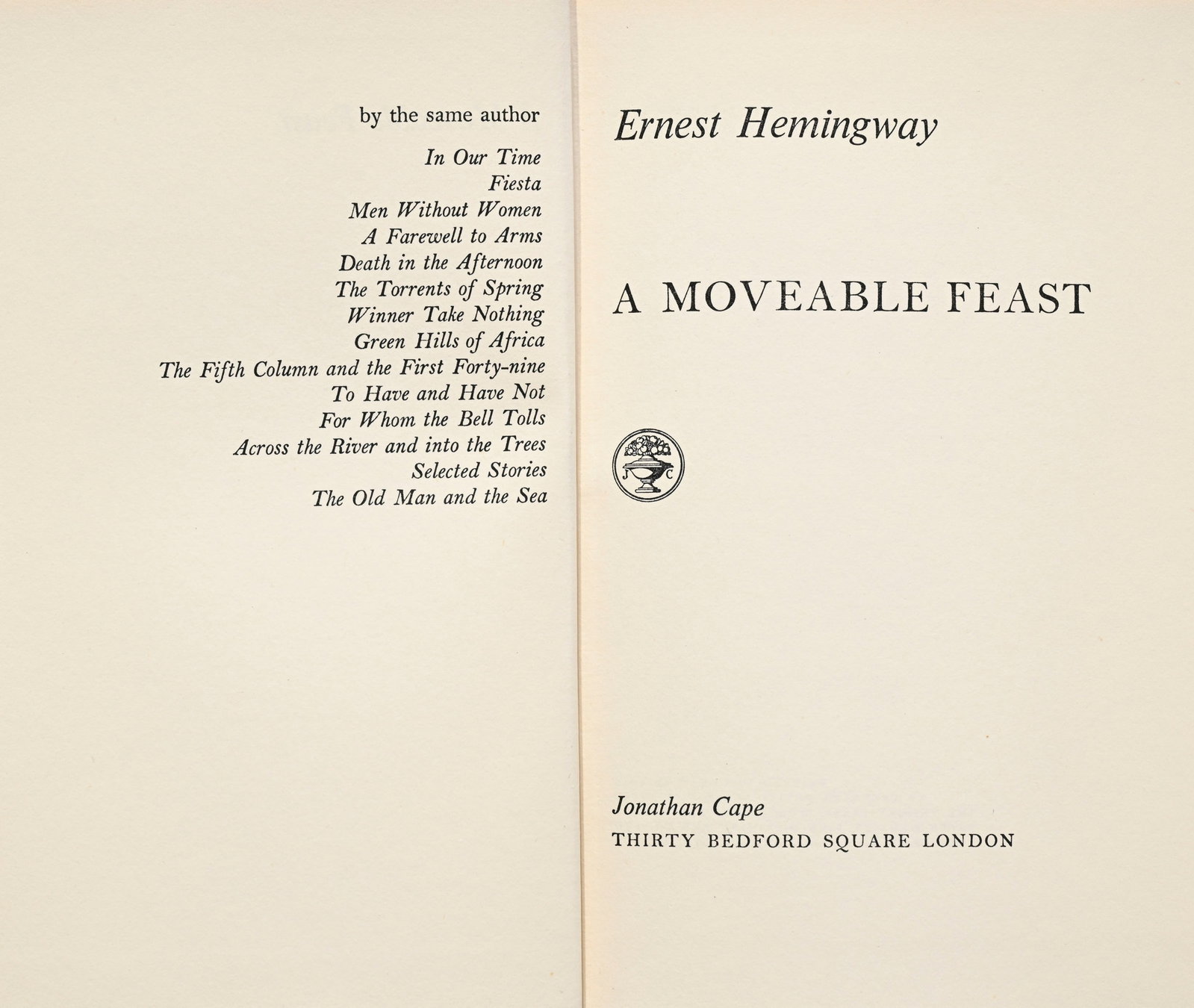 HEMINGWAY (Ernest). Ensemble de 4 titres en éditions originales dont 2 anglaises. Le tout en tr - 2