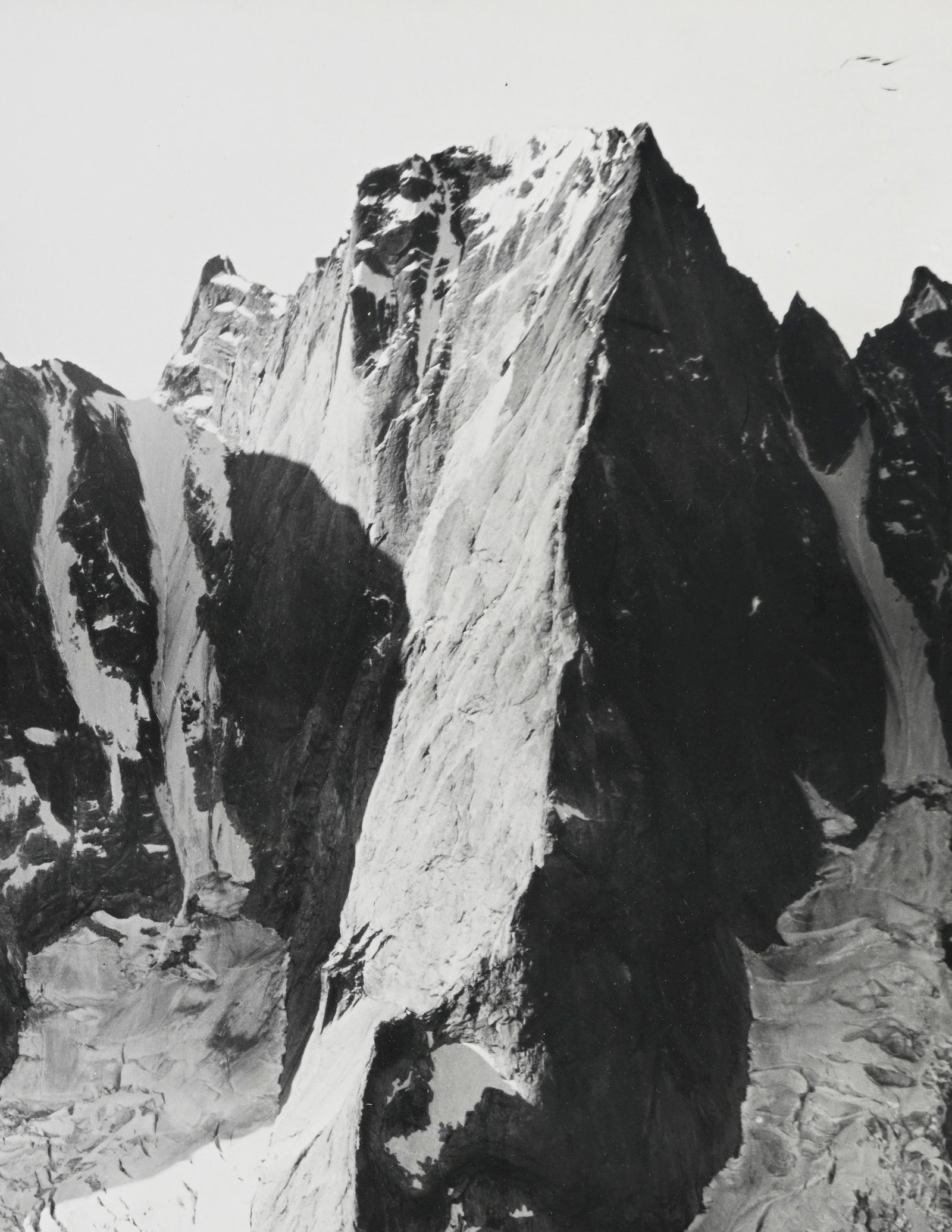 Ecole suisse du XXe s., Piz Badile, tirage argentique monté sur carton, 41x31 cm (à vue) - 3