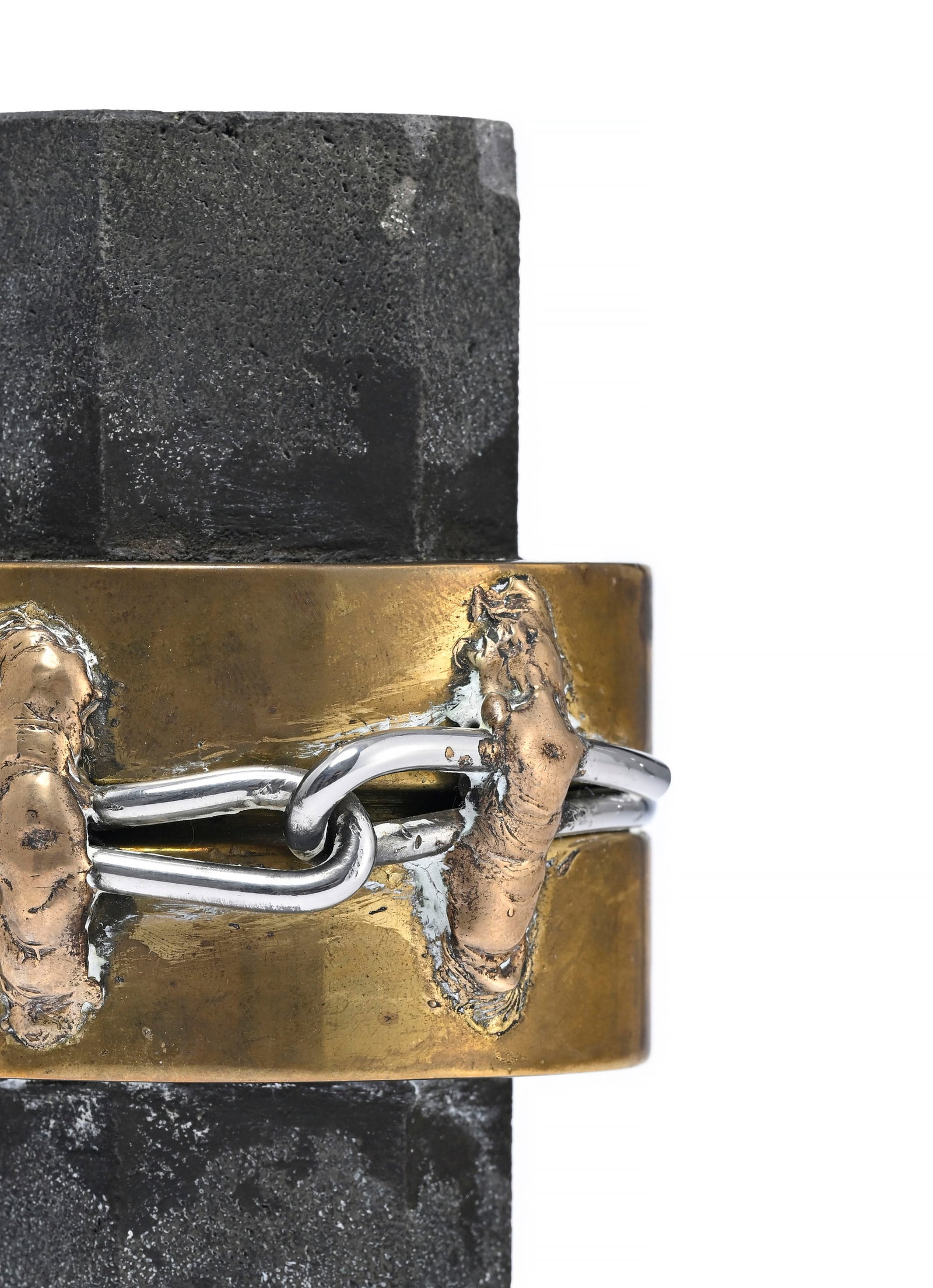 André Bucher (1924-c.2009), Sans titre, sculpture en pierre volcanique, bronze et métal, s - 4