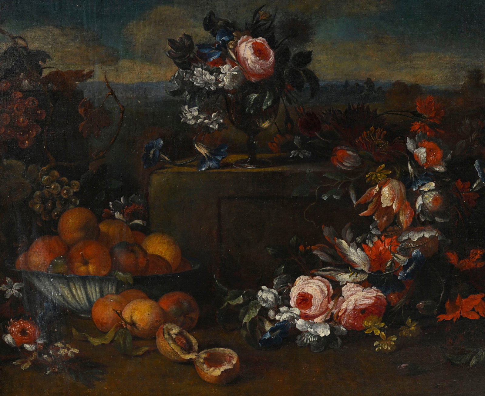 Ecole italienne du début du XVIIIe s., Nature morte aux fleurs et aux fruits, huile sur toile,  (1 of 4)
