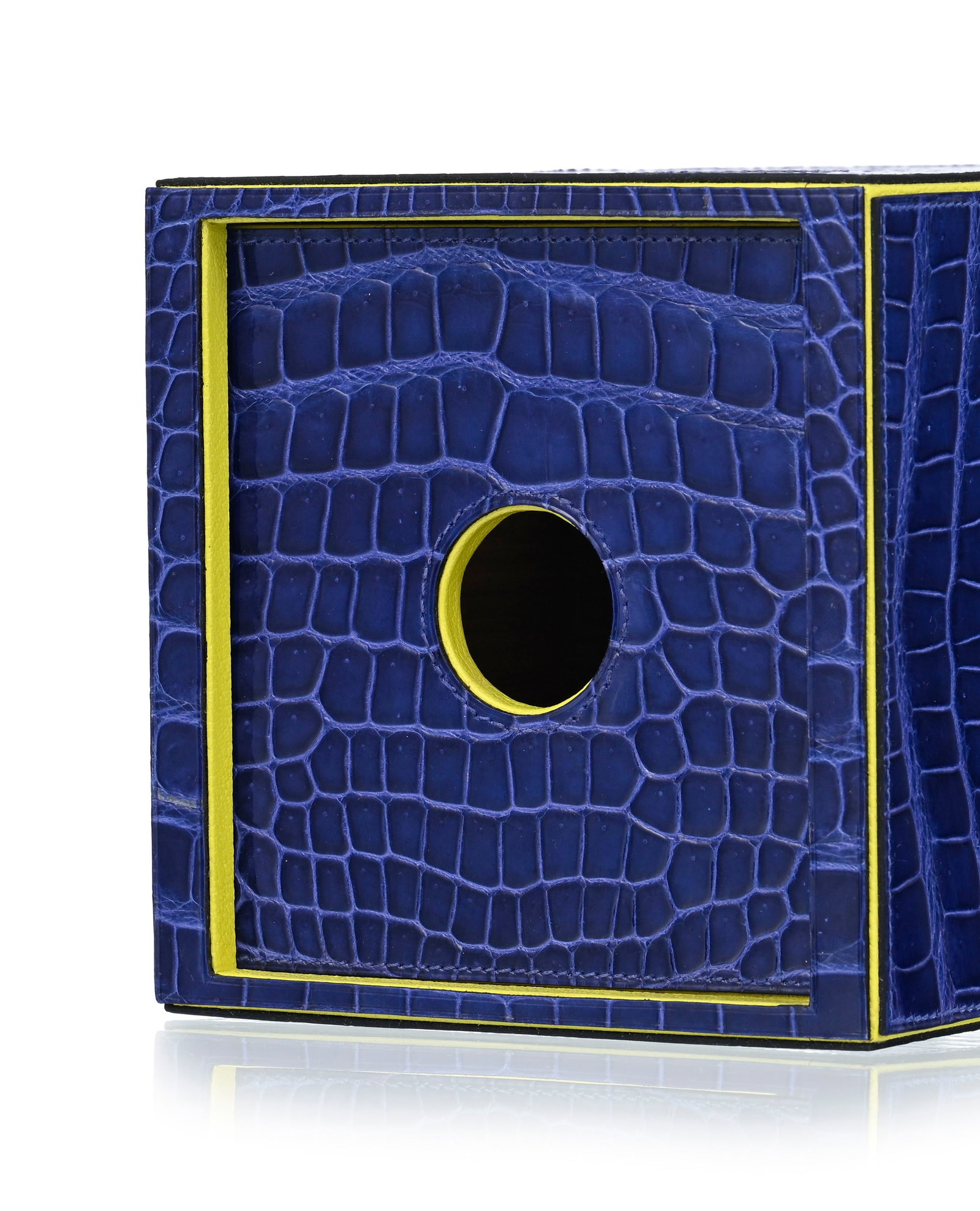 Hermès, boîte à mouchoirs en forme de nichoir, gainé de crocodile bleu avec fini - 2