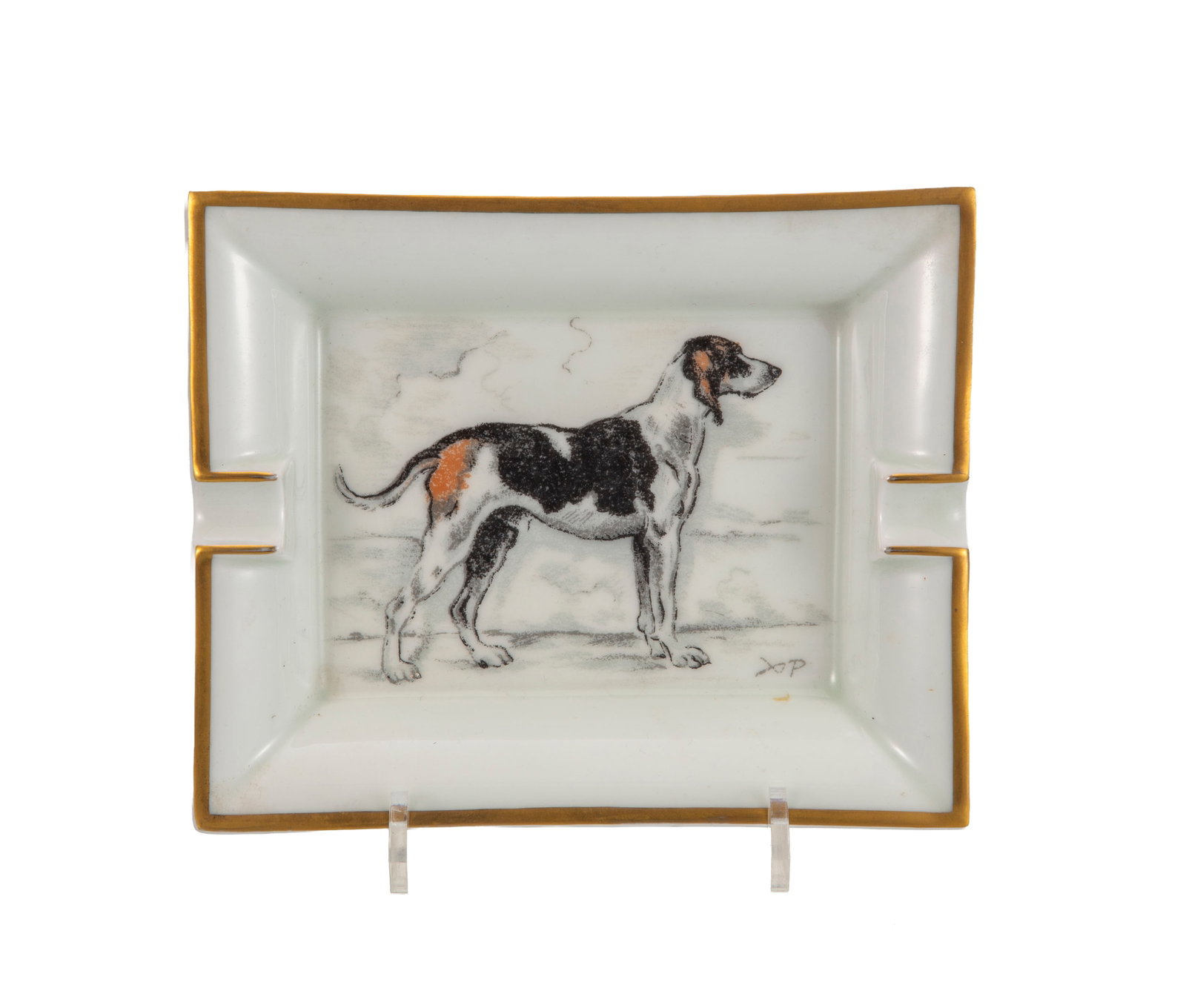 HERMÈS. Vide-poche cendrier en porcelaine, Paris, à décor de chien, 19,2x15,5 cm: HERMÈS. Vide-poche cendrier en porcelaine, Paris, à décor de chien, 19,2x15,5 cm