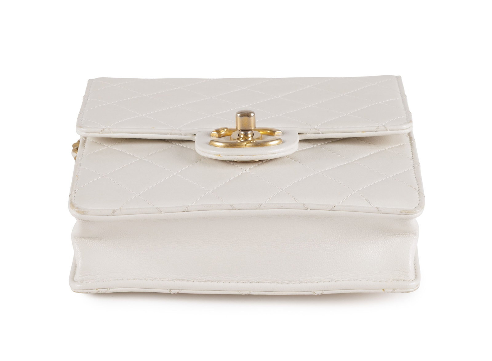 Chanel, sac Chic Pearls en cuir blanc matelassé, année 2020, édition limitée Kar - 4