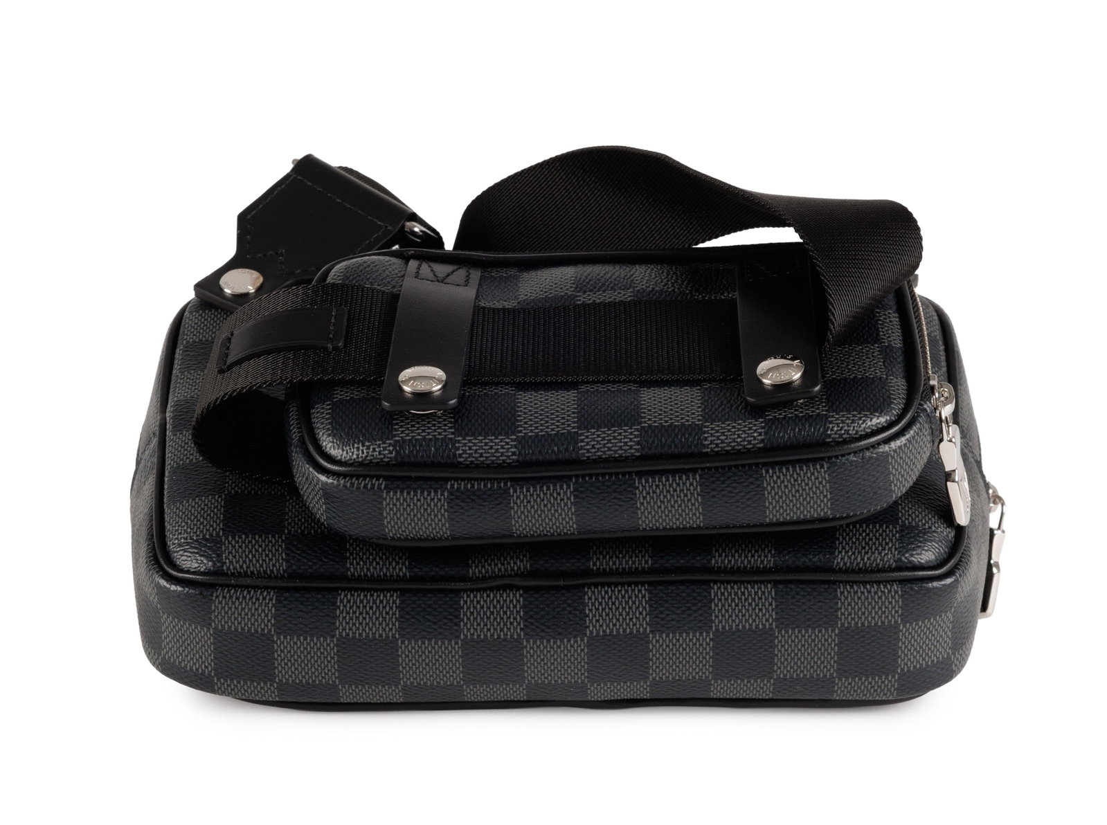 Louis Vuitton, sac Ambler en toile enduite damier graphite composé de deux pochettes sur une ce - 4