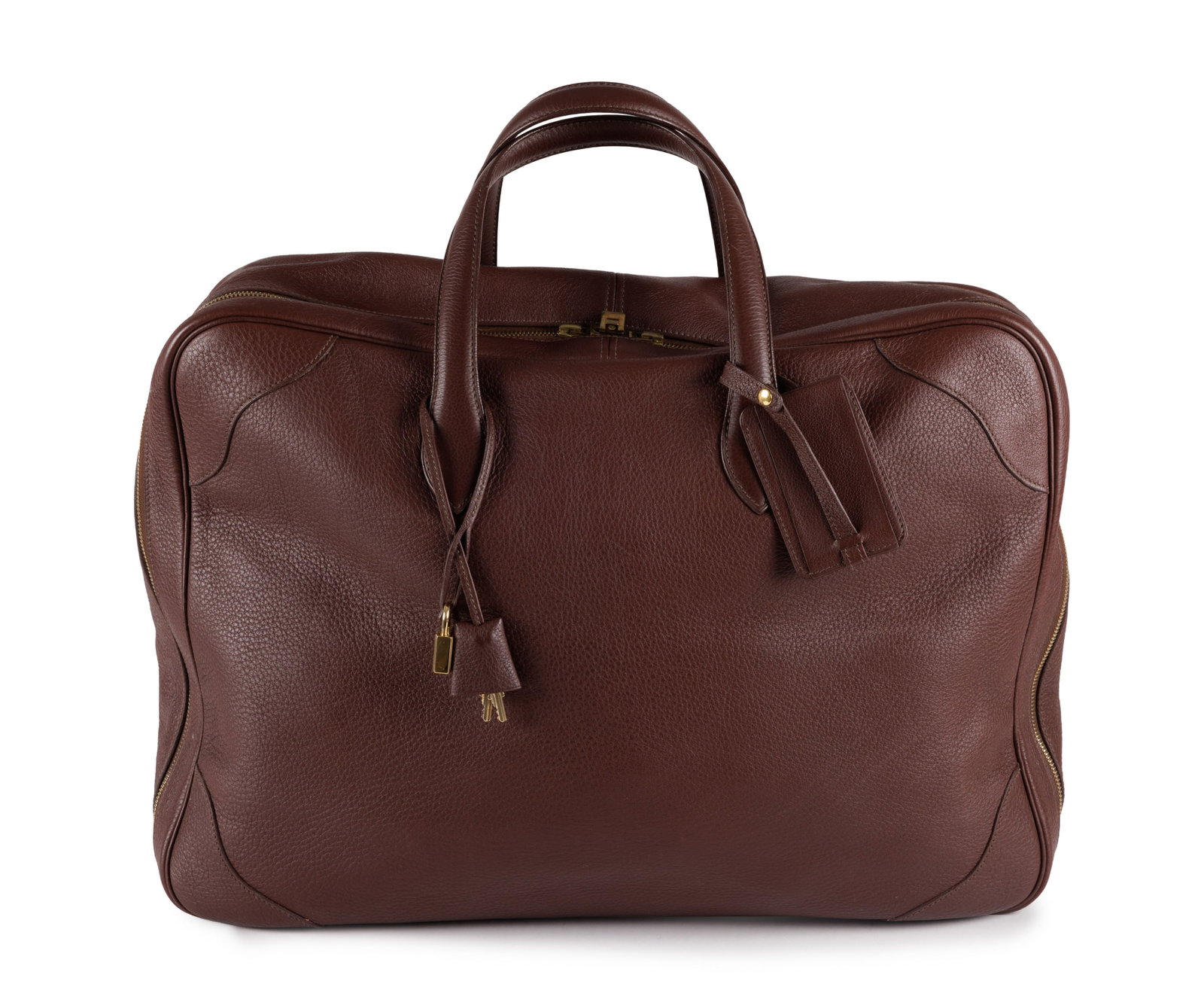 Hermès, sac Victoria 50 Voyage en cuir Togo terracotta, tirette et clochette avec 2 clefs et ca: Hermès, sac Victoria 50 Voyage en cuir Togo terracotta, tirette et clochette avec 2 clefs et cadenas, housse, 30x50x20 cm Condition Excellent état de conservation Quelques légères