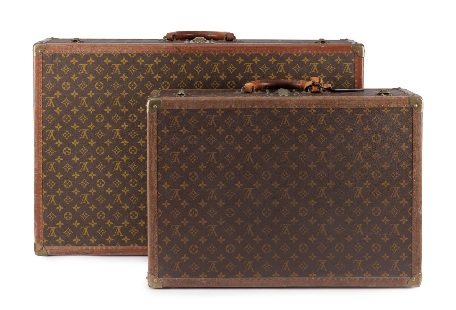 Louis Vuitton, 1 grande valise Bisten et 1 valise Alzer en toile enduite Monogram, cornières en - 2