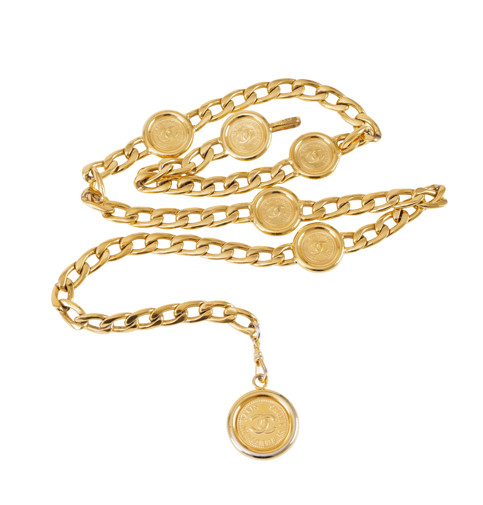 Chanel, ceinture à chaînette en métal doré avec 6 médaillons ‘CC Rue  (1 of 3)