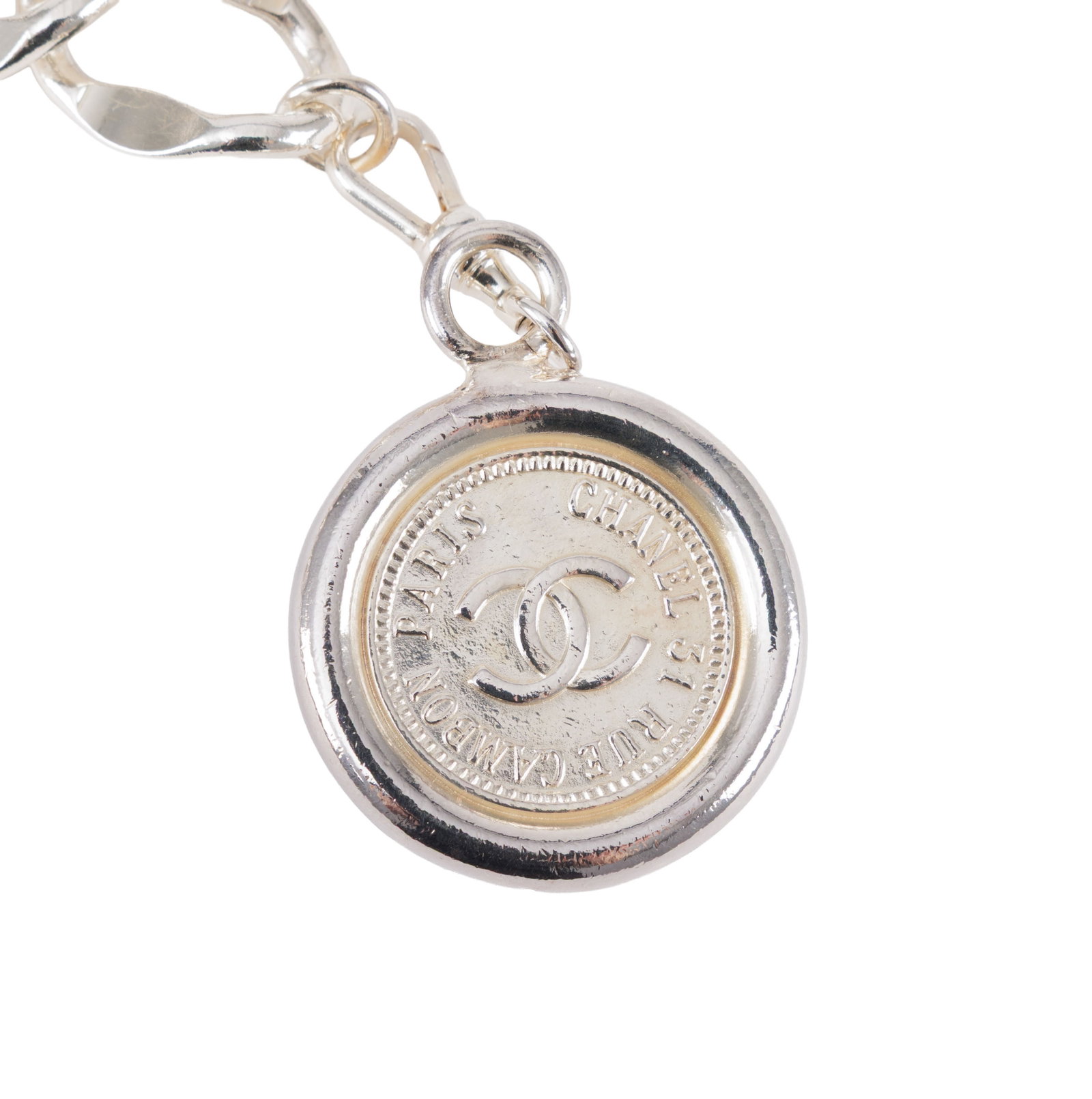 Chanel, ceinture à chaînette en métal de couleur argent, avec plaques 'Chanel' et un  - 2